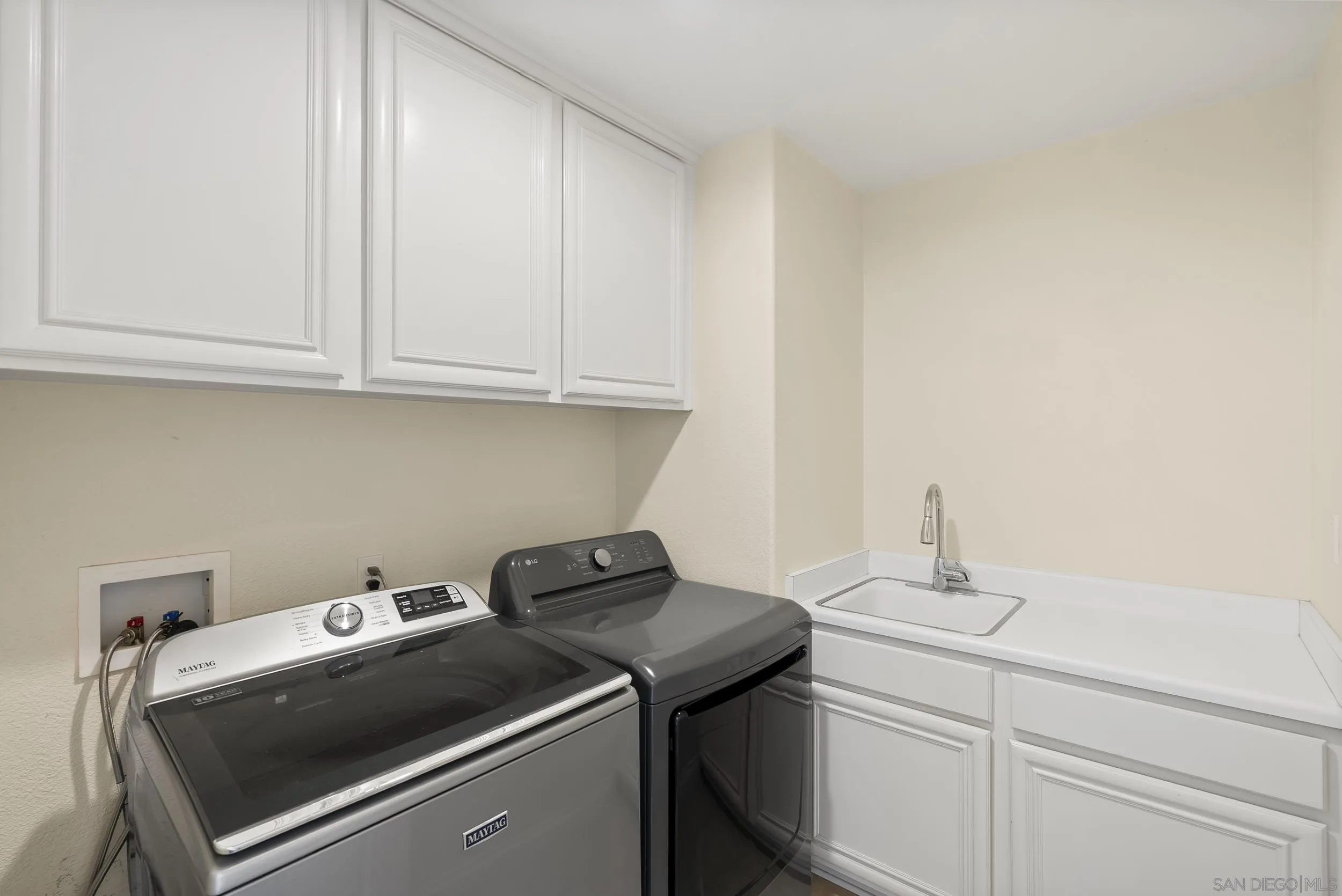 https://cdn.realtyfeed.com/cdn/127/260018247/f3de124c9a98b5bd679f356dc3d5137e.webp