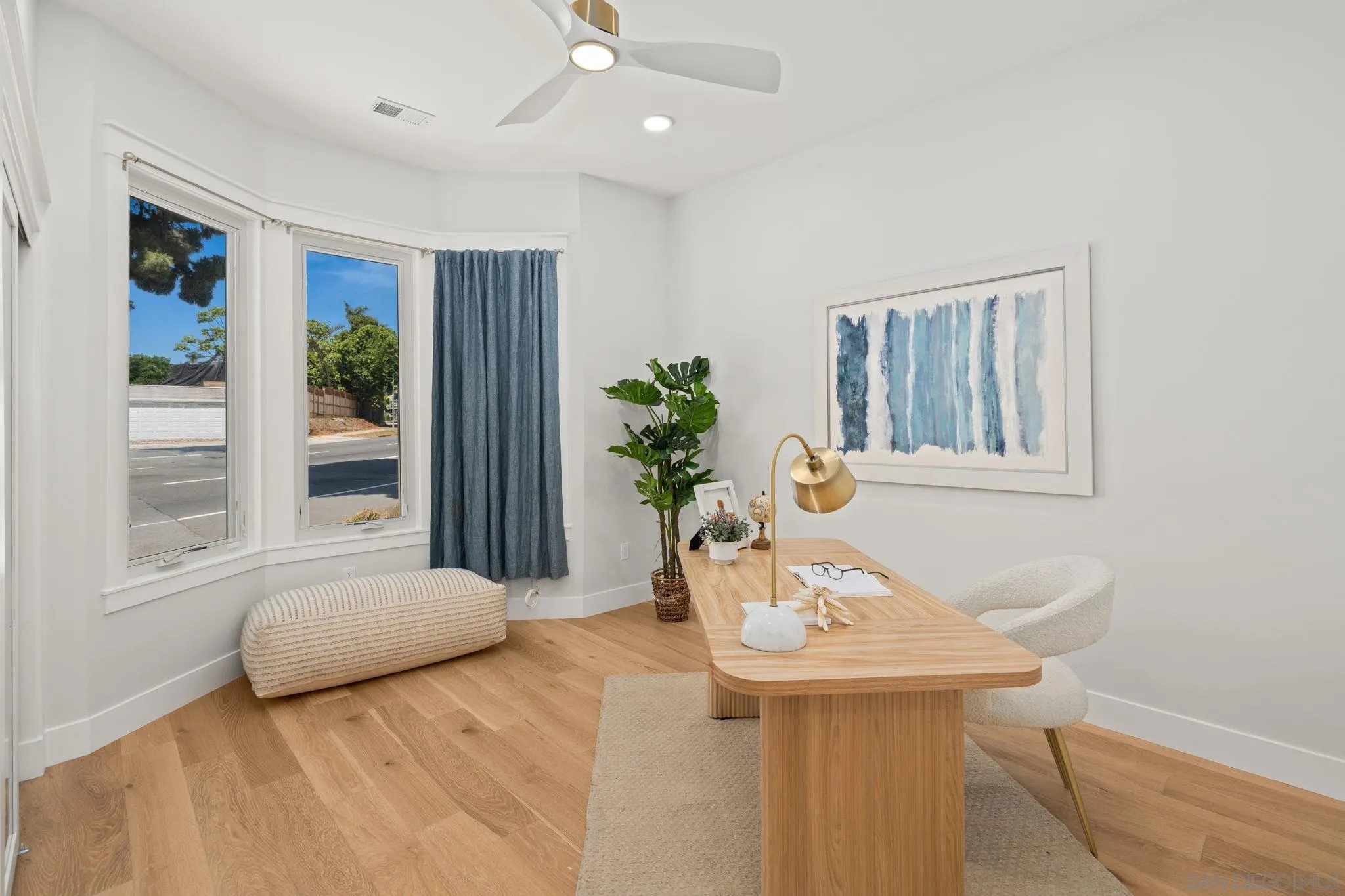 https://cdn.realtyfeed.com/cdn/127/260018250/cd757d707f9f619f766fe5c0befc2a01.webp