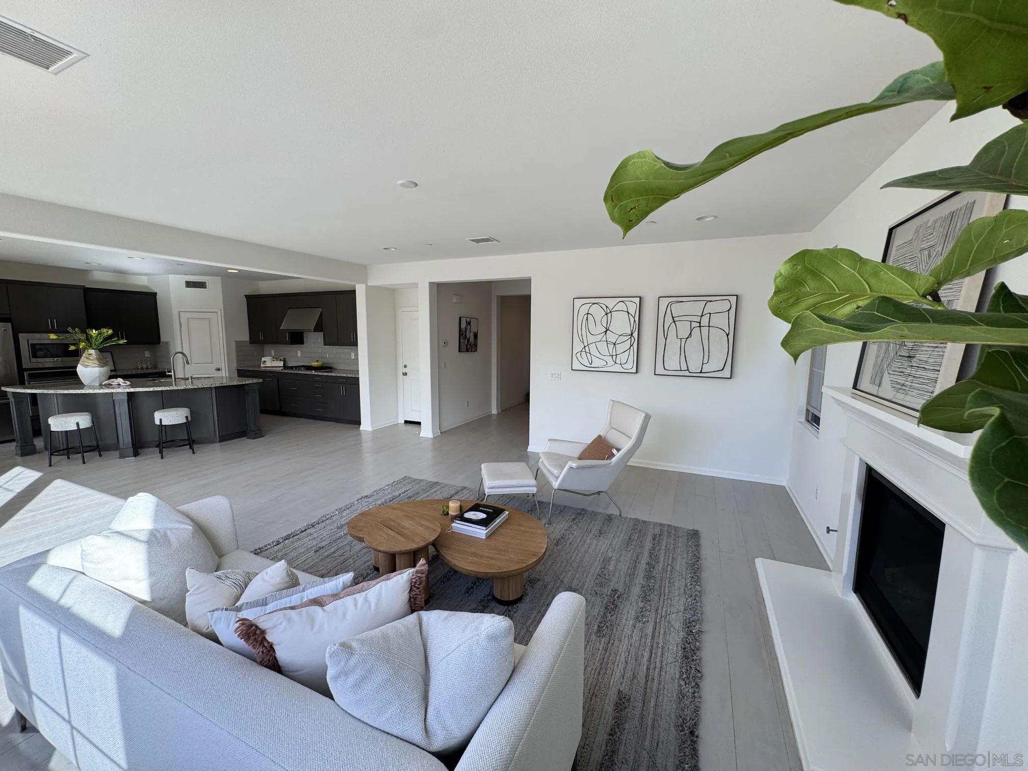 https://cdn.realtyfeed.com/cdn/127/260018252/336172be4f8381ec4608fde55209e0ca.webp