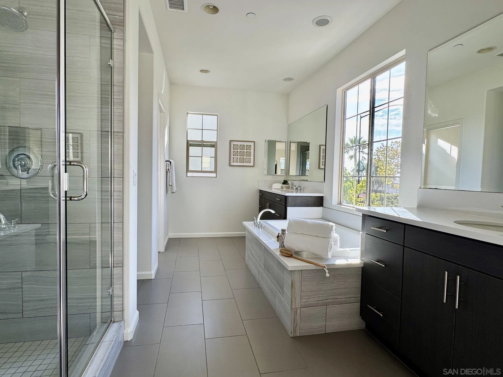 https://cdn.realtyfeed.com/cdn/127/260018252/5112ae4f74a9571fc156b8ca3af3c6d7.webp
