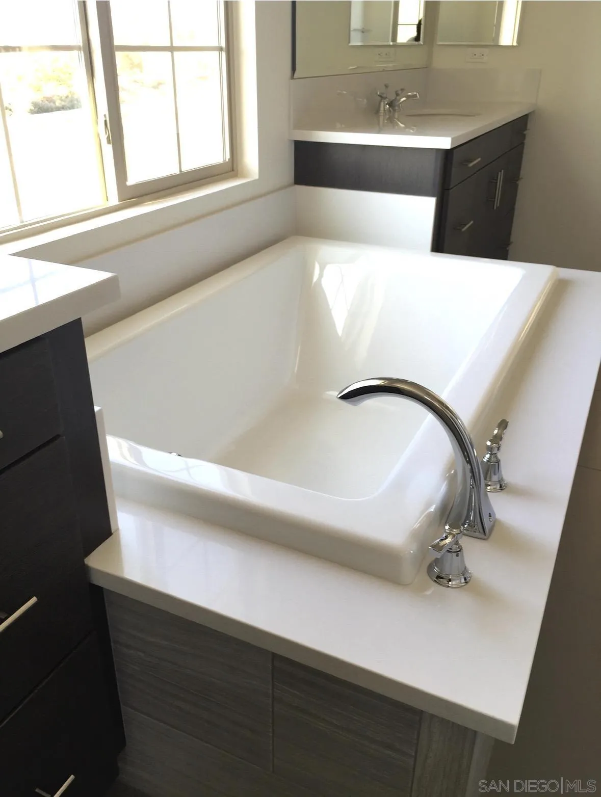 https://cdn.realtyfeed.com/cdn/127/260018252/516f33b5a0f8261da526301c691c2729.webp