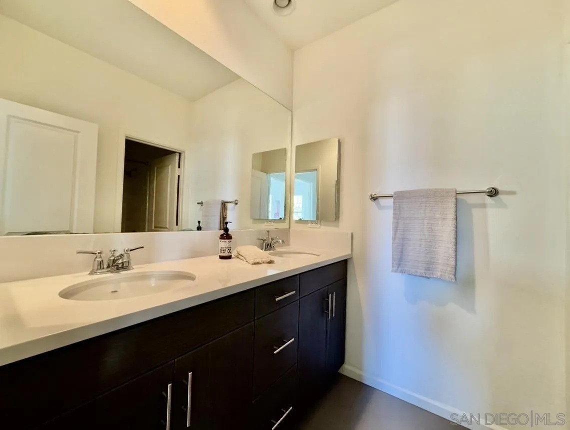 https://cdn.realtyfeed.com/cdn/127/260018252/b65453c76ac9bf78f9e6f98c70683921.webp