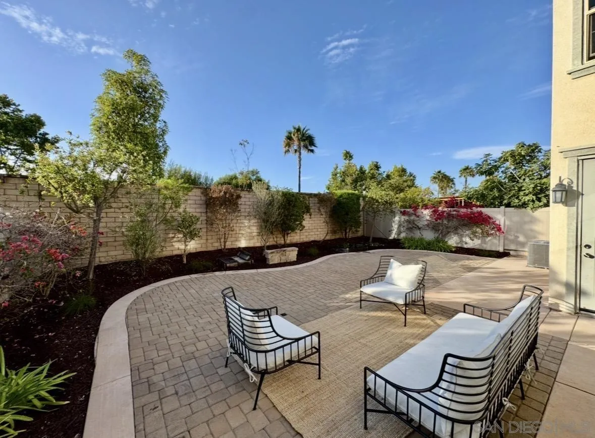 https://cdn.realtyfeed.com/cdn/127/260018252/ba042a2deb1ef8520a4495ccc4785812.webp