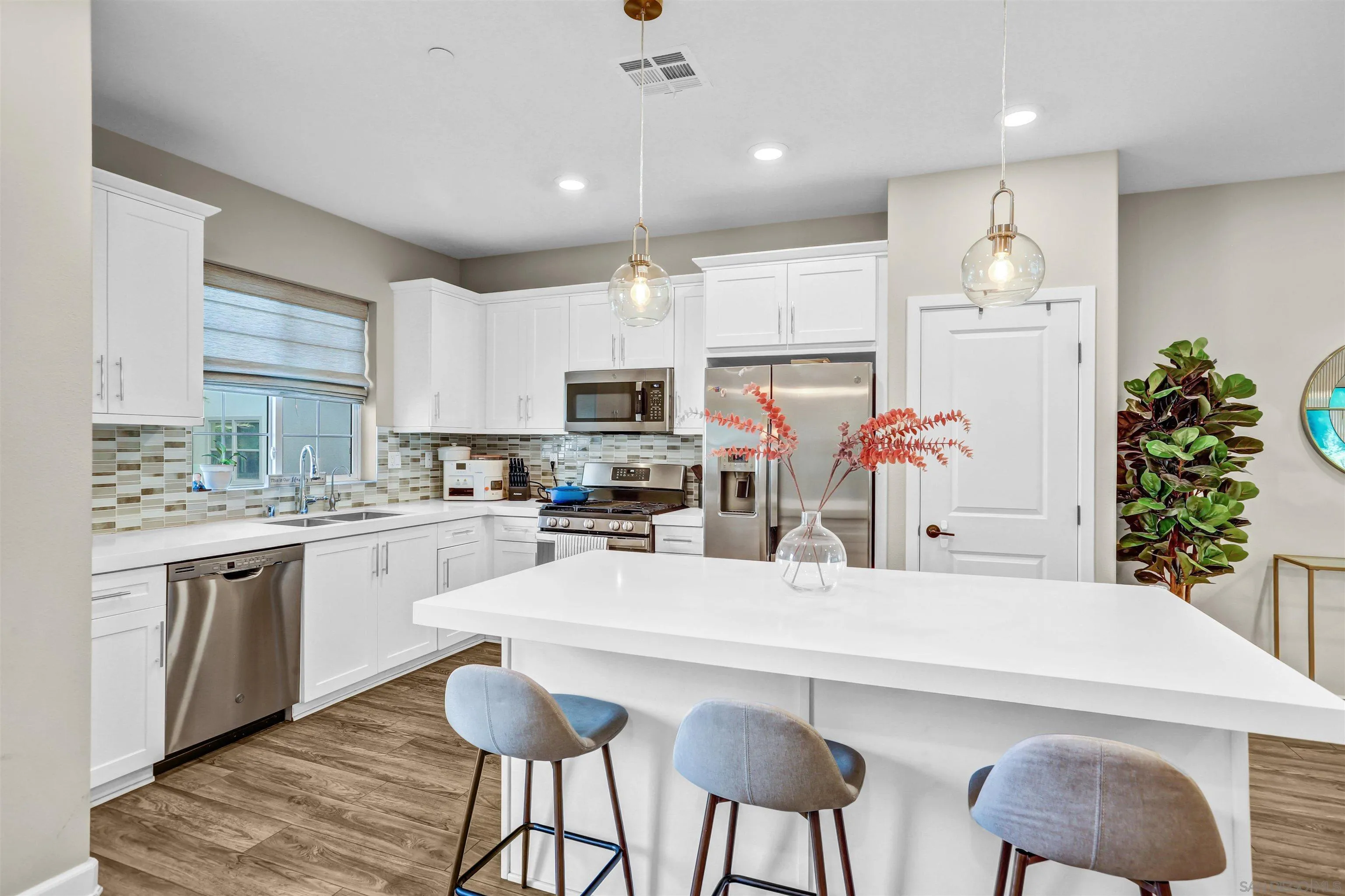 Photo #11: 260018269 Listing: Photo #11