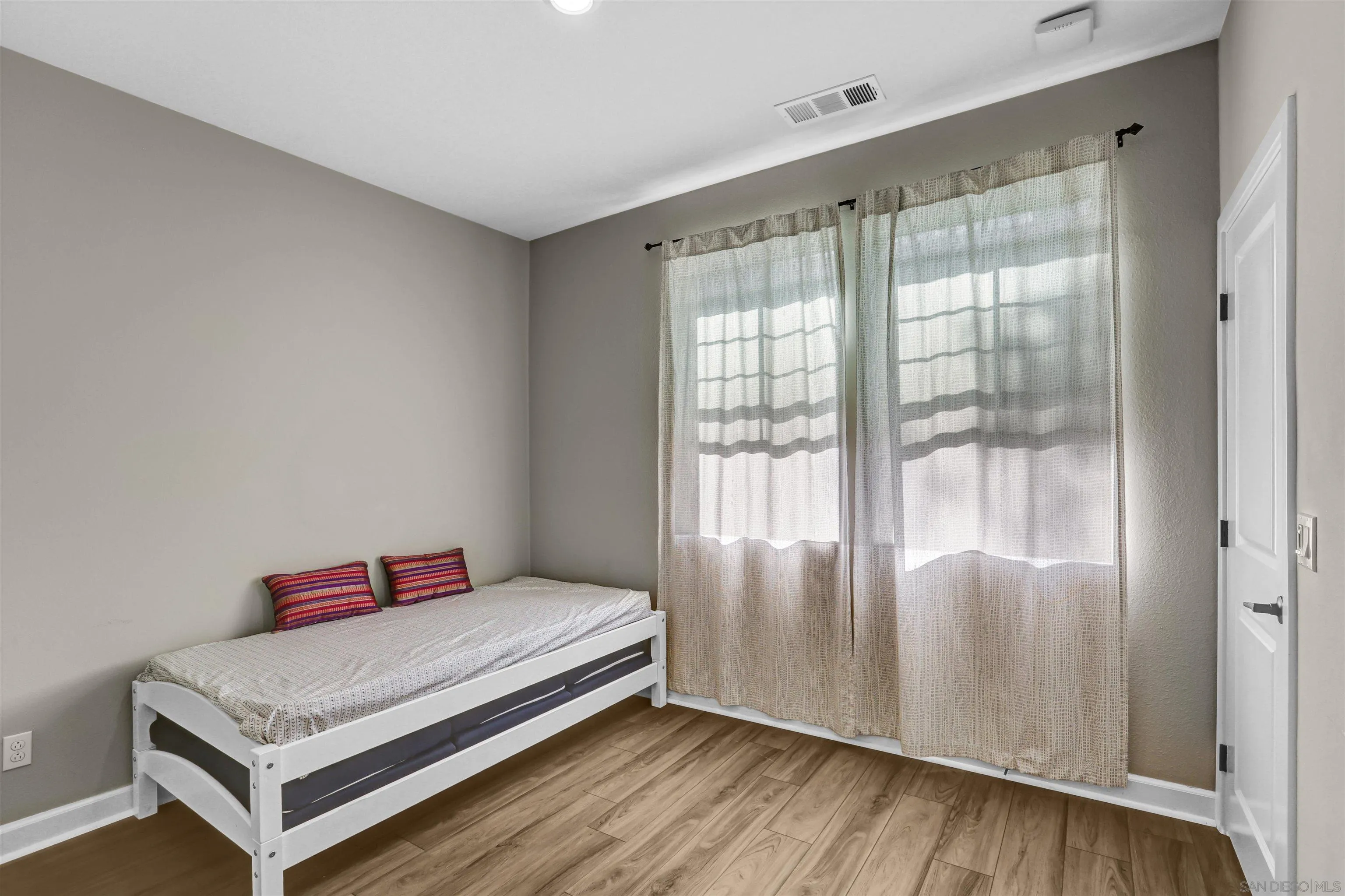 Photo #23: 260018269 Listing: Photo #23