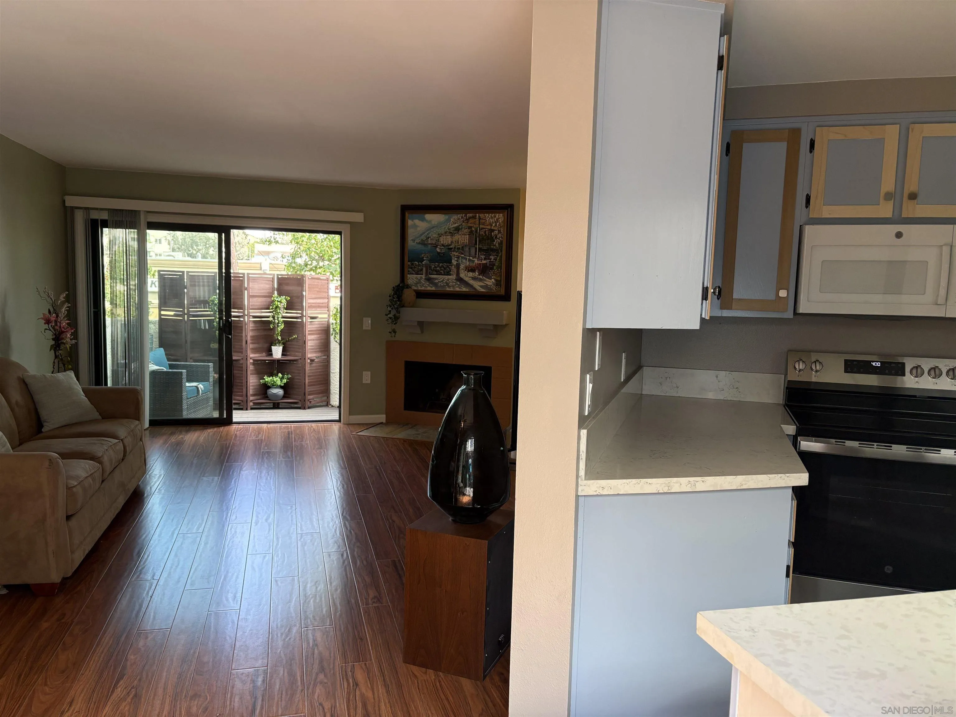 Photo #6: 260018271 Listing: Photo #6