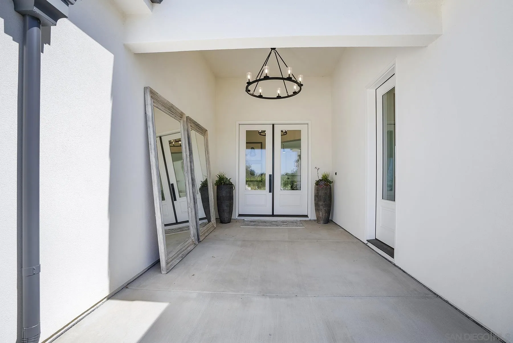 https://cdn.realtyfeed.com/cdn/127/260018273/2591599156eebf472077cd9bdedf8f19.webp