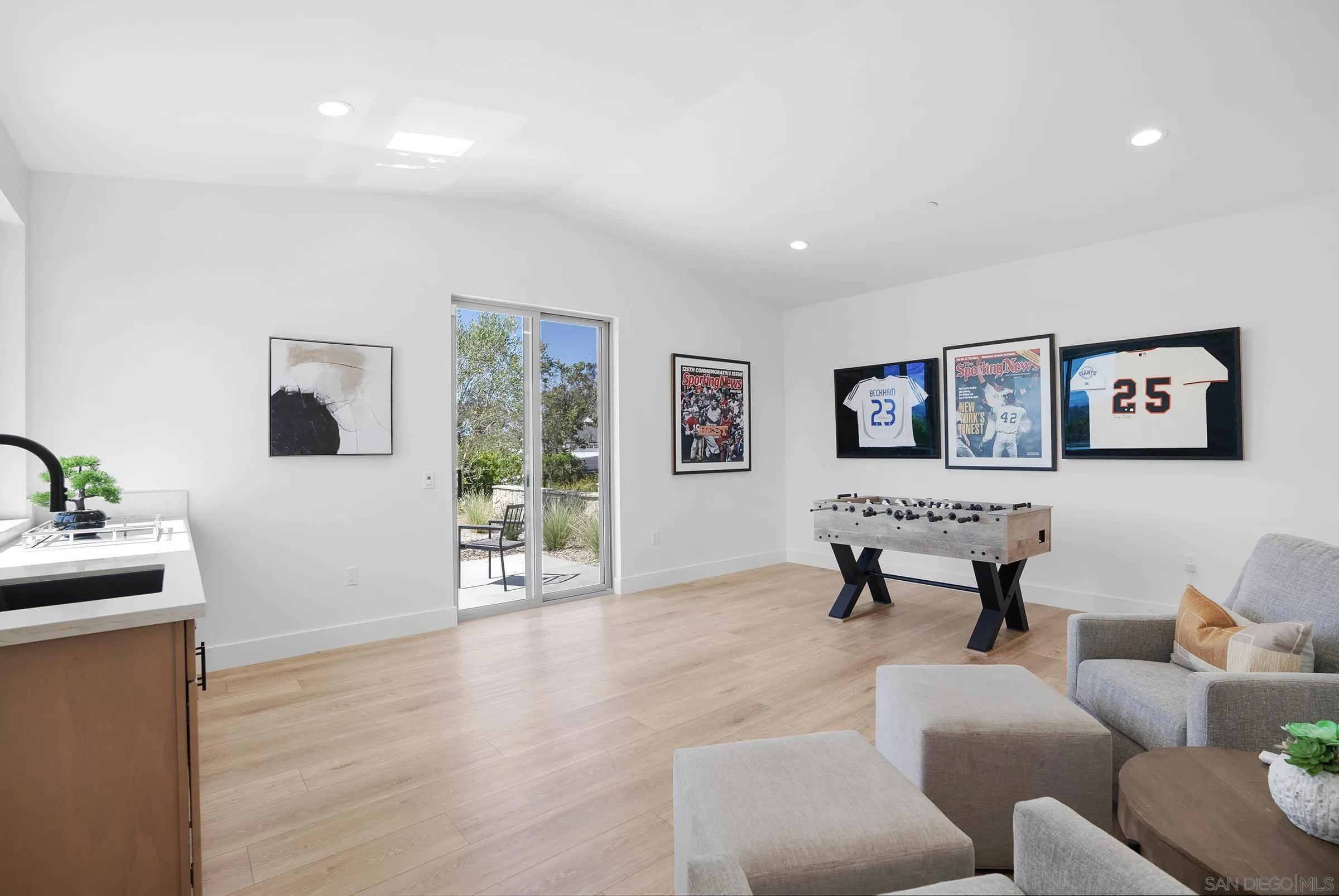 https://cdn.realtyfeed.com/cdn/127/260018273/4cf620c3072494346b331f6f49297c0c.webp
