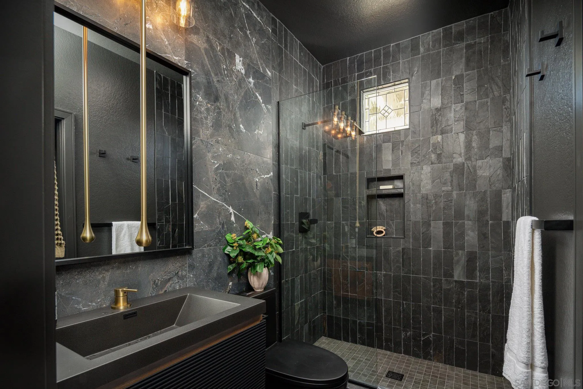 https://cdn.realtyfeed.com/cdn/127/260018286/5d7e5e7a504dc1f60ca3cce60a798932.webp