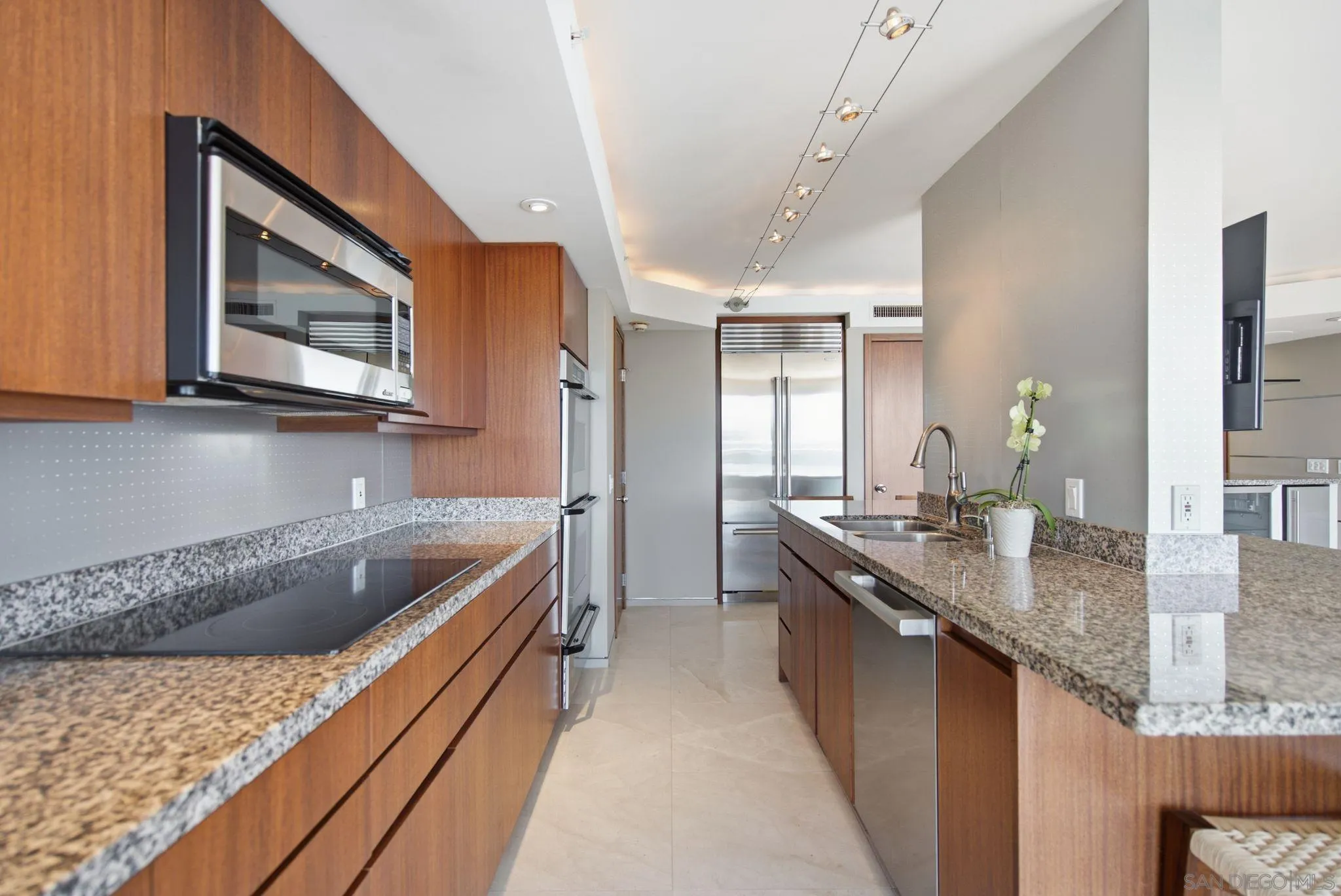 Photo #8: 260018289 Listing: Photo #8