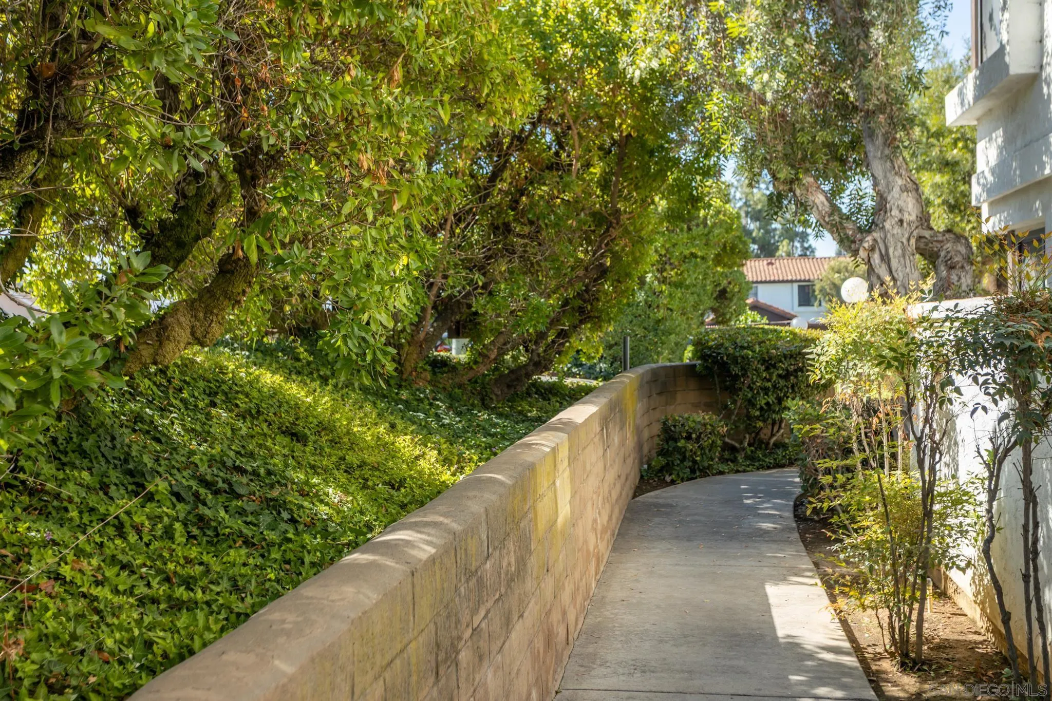https://cdn.realtyfeed.com/cdn/127/260018292/2ff749e3763aabf00b783d696b9246cf.webp
