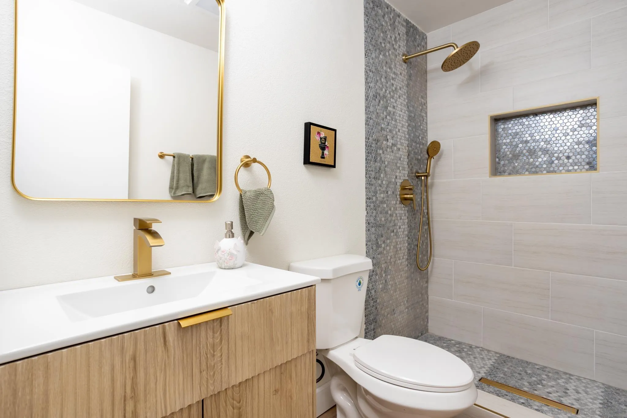 https://cdn.realtyfeed.com/cdn/127/260018292/46e13337512115b1bc8e1038871c042b.webp
