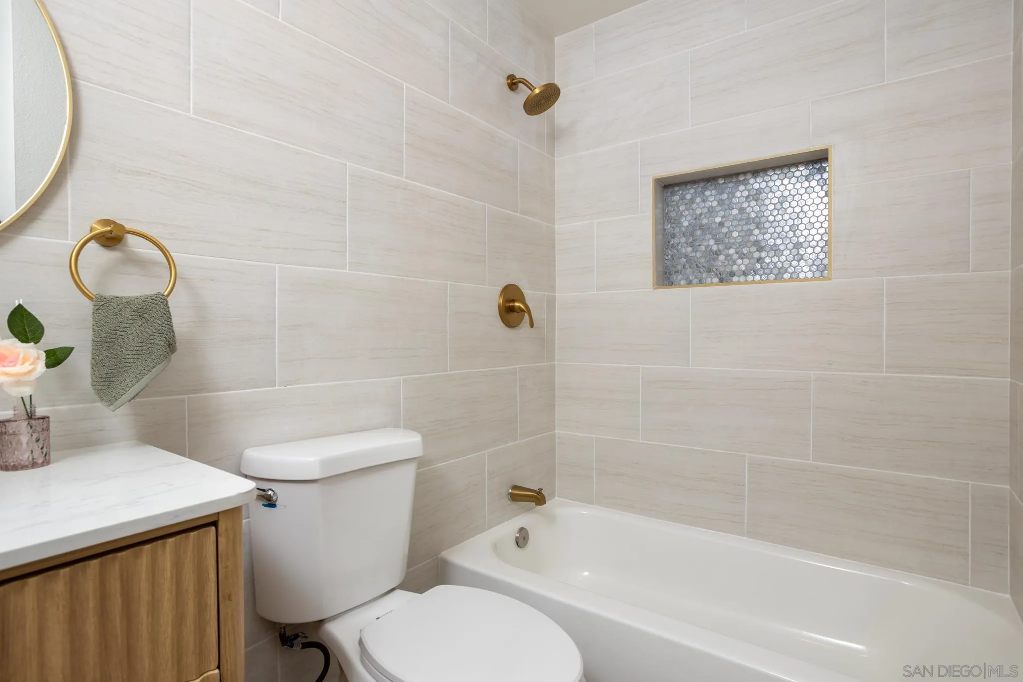 https://cdn.realtyfeed.com/cdn/127/260018292/61055dfab817d45b2cb487ce12f060b0.webp
