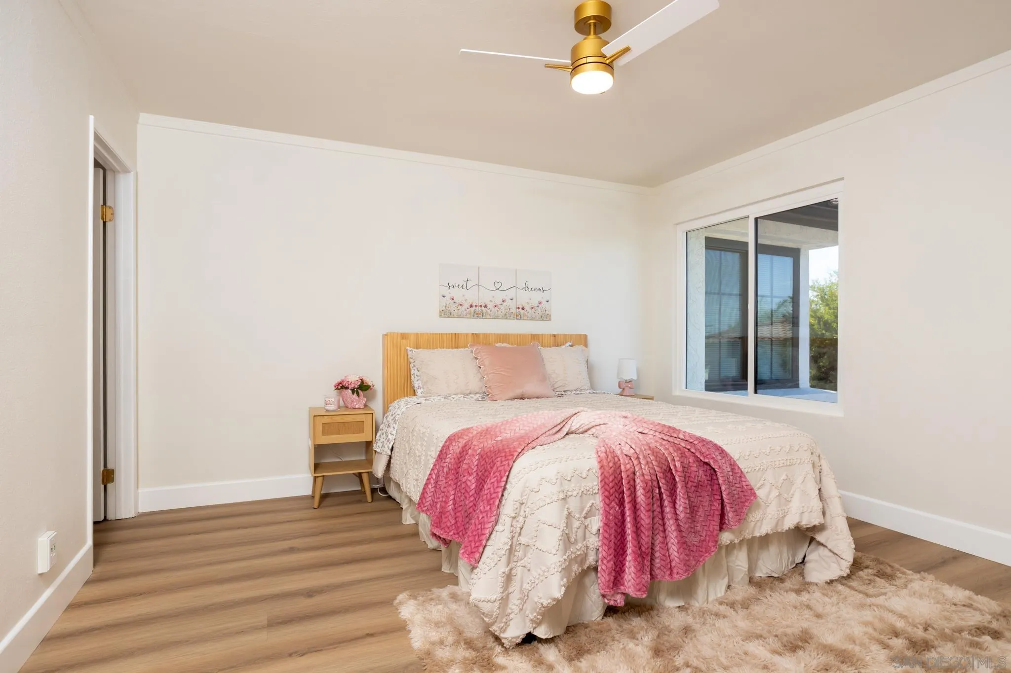 https://cdn.realtyfeed.com/cdn/127/260018292/a60546c3324c19854cfe73aa1196b92c.webp