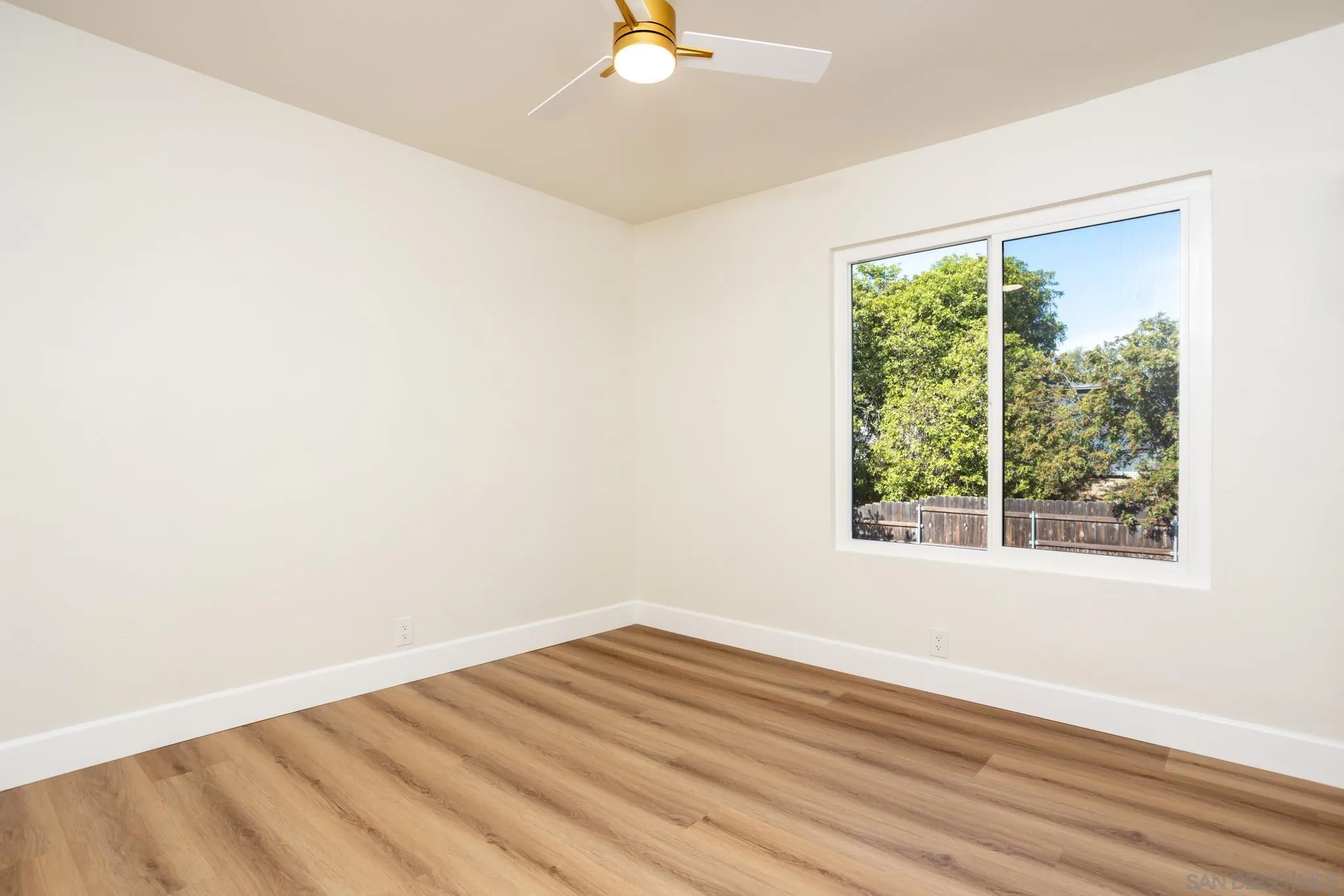 https://cdn.realtyfeed.com/cdn/127/260018292/e4093bcc49157d485f9bd8d18cf94836.webp