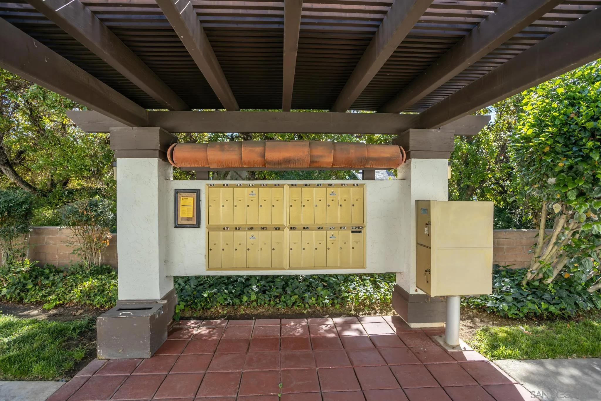 https://cdn.realtyfeed.com/cdn/127/260018292/f6225b8e93fb1c47d61b28aeb90bb994.webp