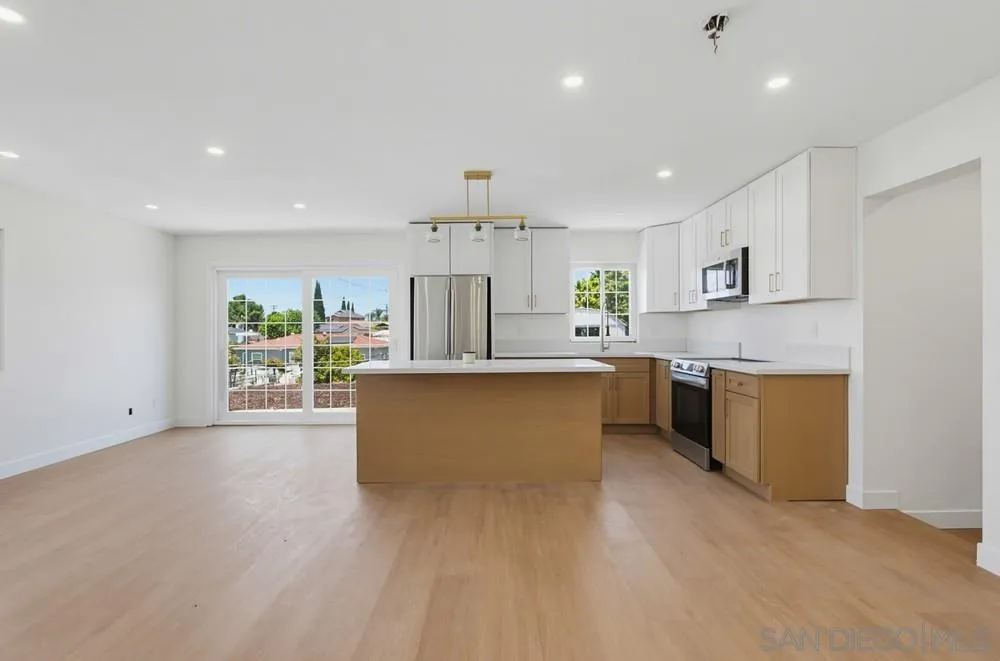 https://cdn.realtyfeed.com/cdn/127/260018297/219000867f95432a5667f0fce7a337f2.webp