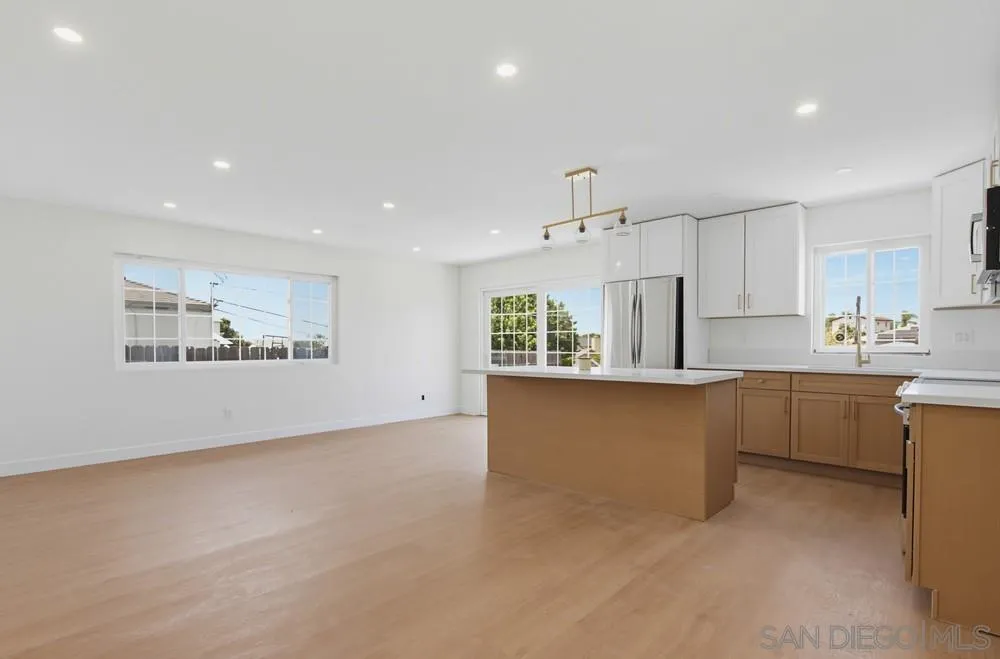 https://cdn.realtyfeed.com/cdn/127/260018297/5ae9fb2ab94c6dade0f19f789ccf7383.webp