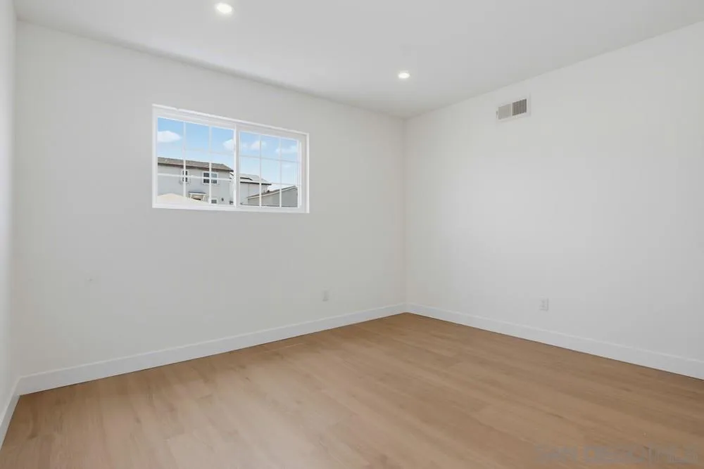 https://cdn.realtyfeed.com/cdn/127/260018297/aa0ff9903f951b66c9943b0d2516aa64.webp