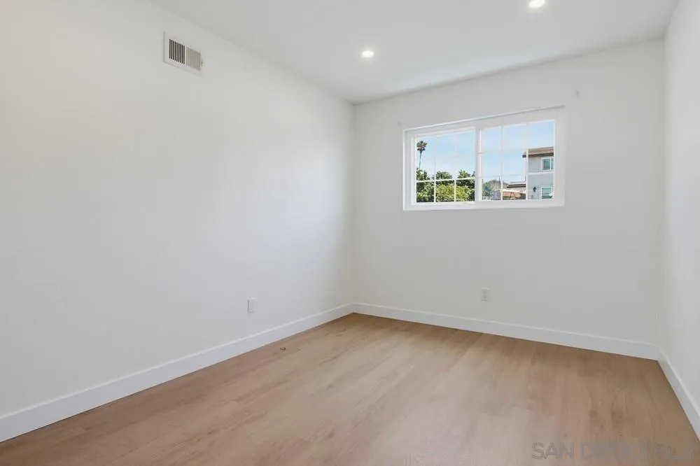 https://cdn.realtyfeed.com/cdn/127/260018297/fdfa1779253ac345d138e75c6d998d42.webp