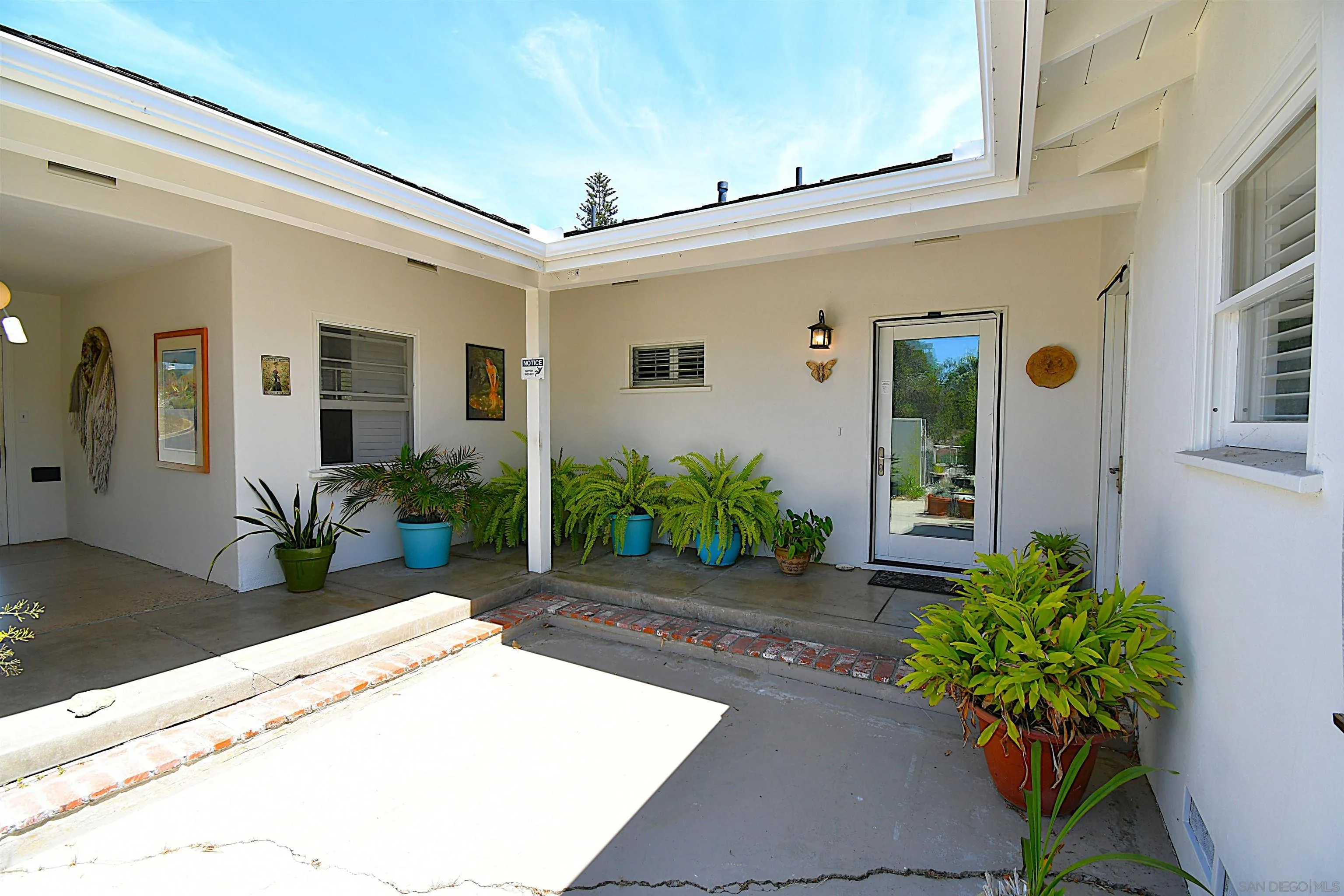https://cdn.realtyfeed.com/cdn/127/260018298/656c3b09d549bce983a8dd74a268cb72.webp