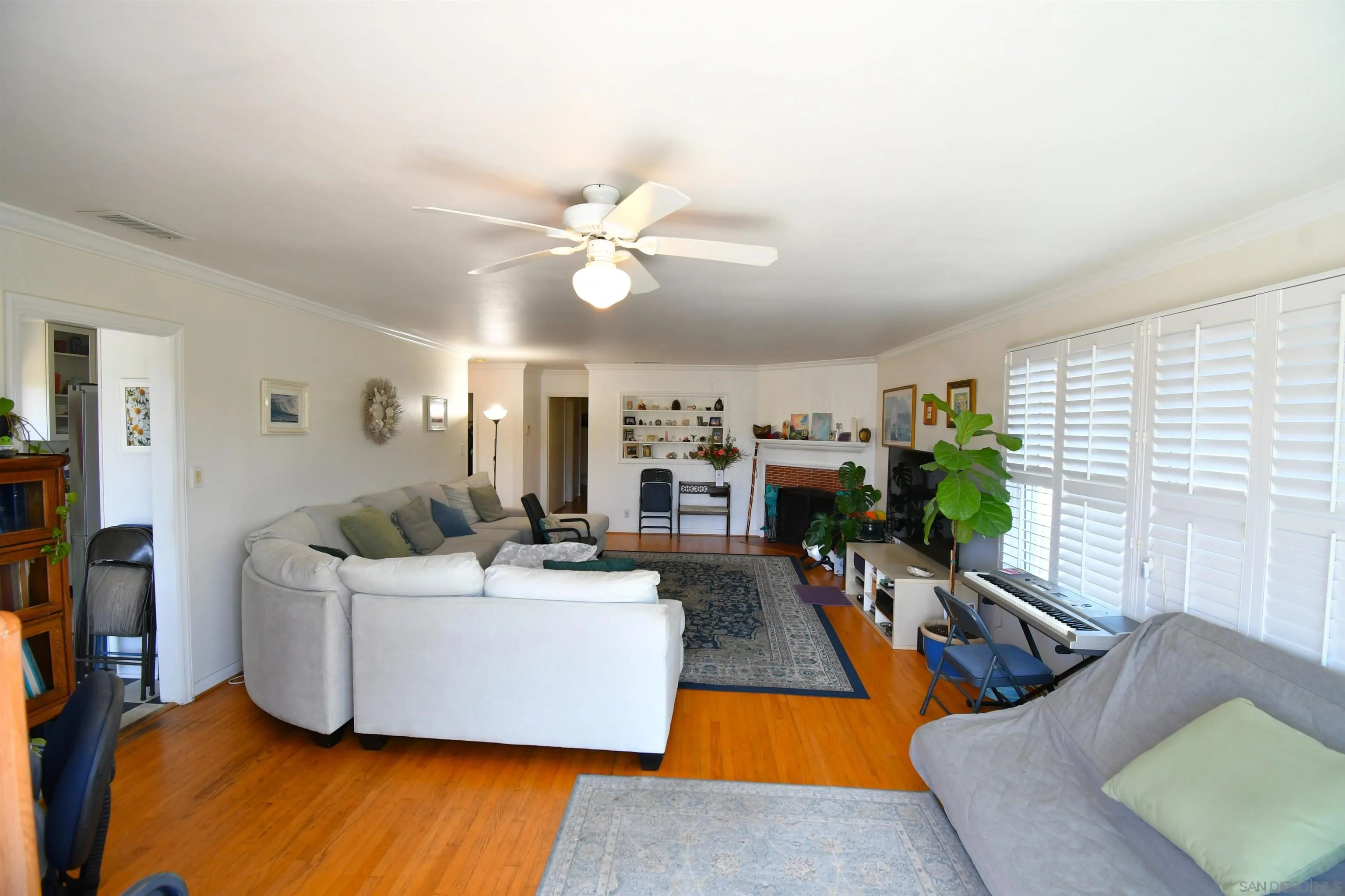 https://cdn.realtyfeed.com/cdn/127/260018298/e3de92d92ebc22221c86344f99f45921.webp