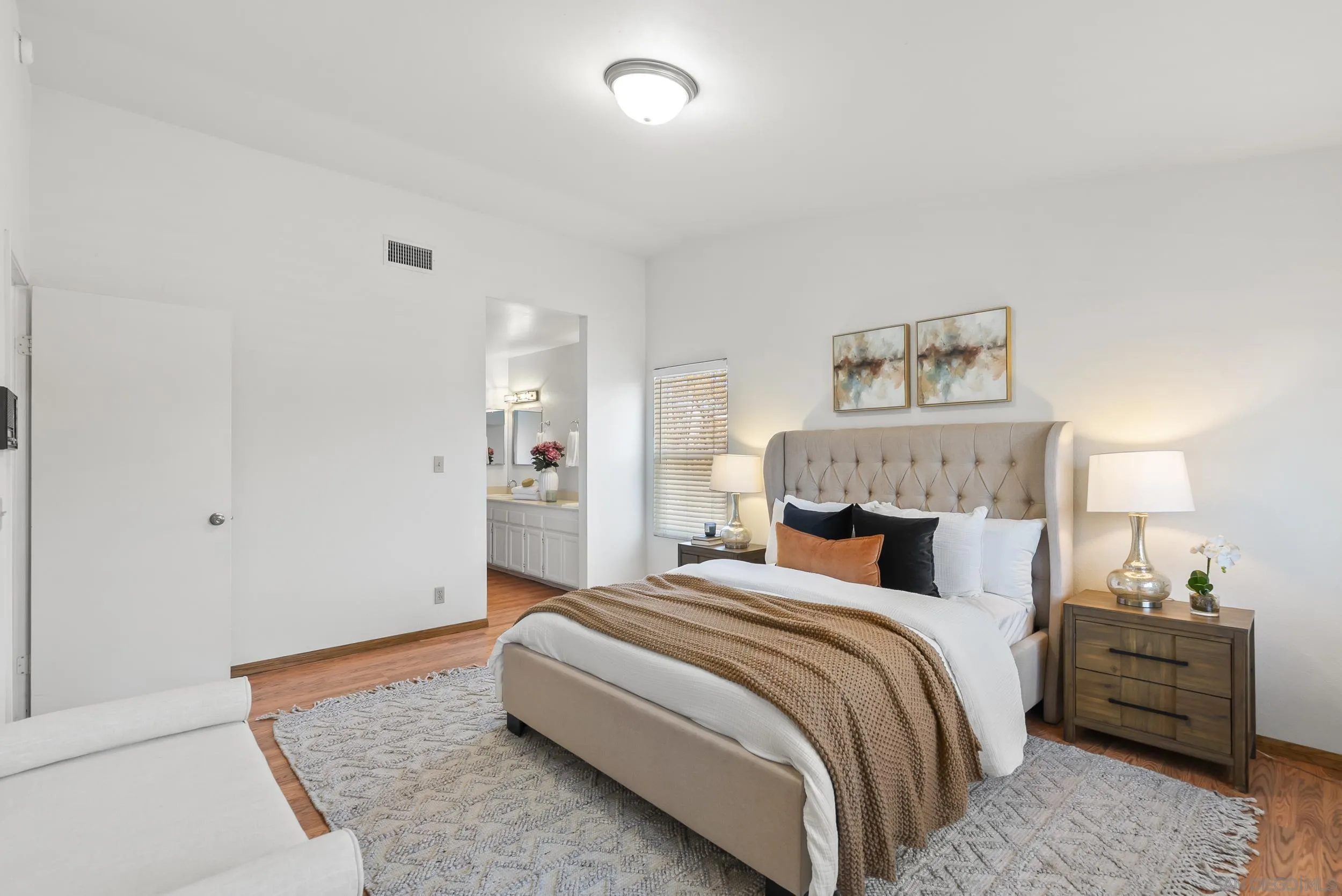 https://cdn.realtyfeed.com/cdn/127/260018299/25f82c6fcbdc67a267e01415e5e3ac1e.webp
