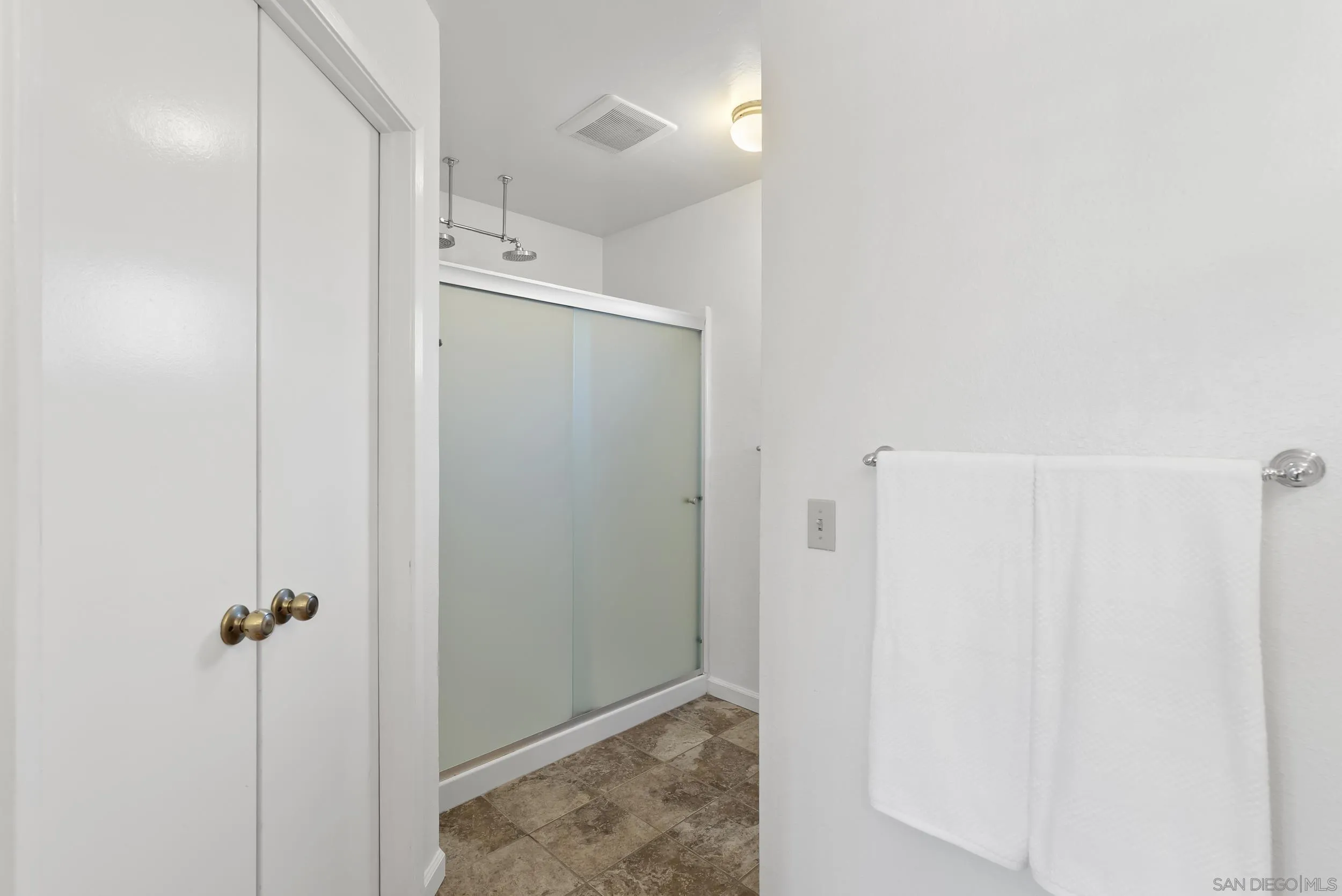 https://cdn.realtyfeed.com/cdn/127/260018299/39b58111c53572603e0a0eb5855c0d2b.webp