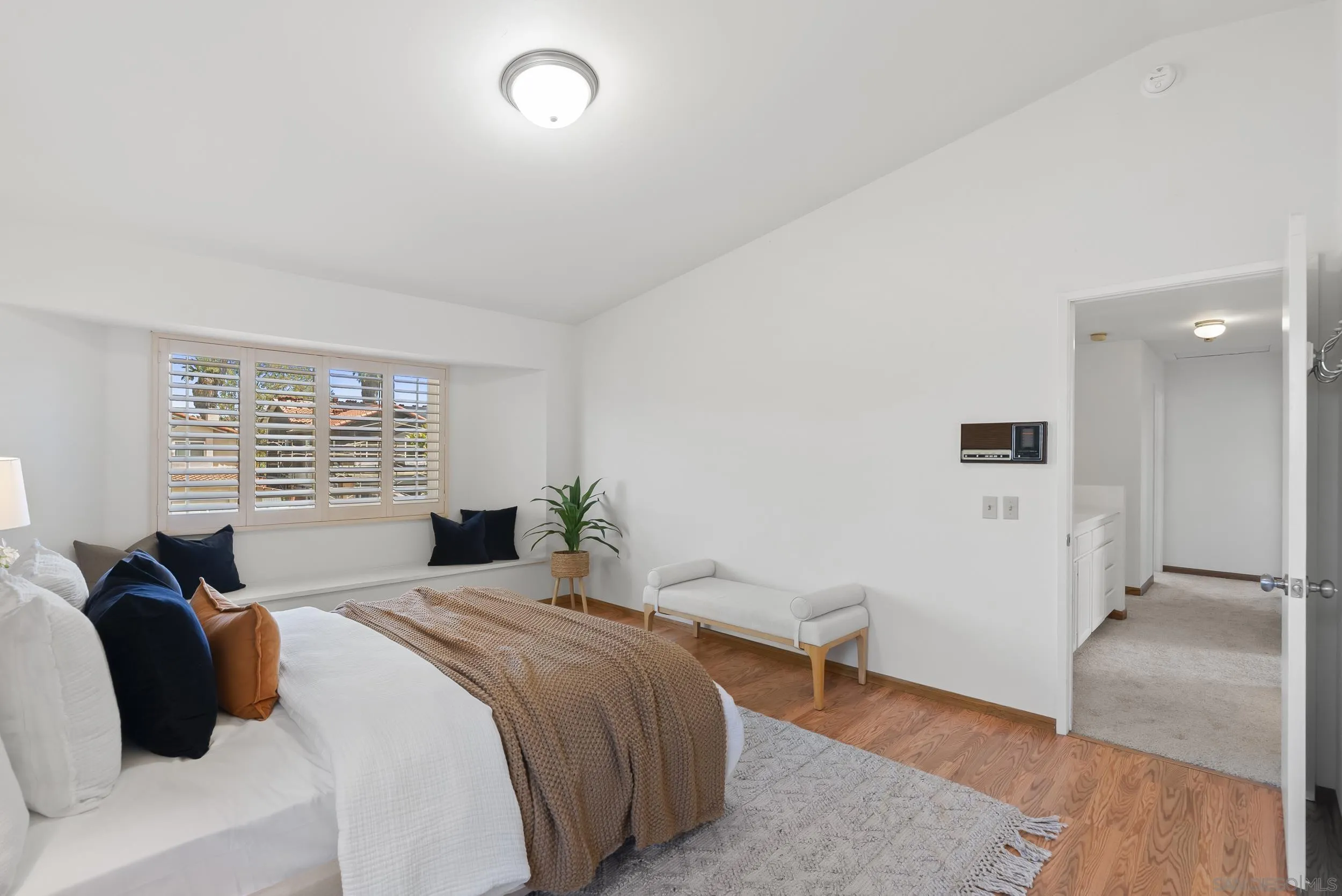 https://cdn.realtyfeed.com/cdn/127/260018299/455d8ec91daf63a7b889873d54d5b6ab.webp