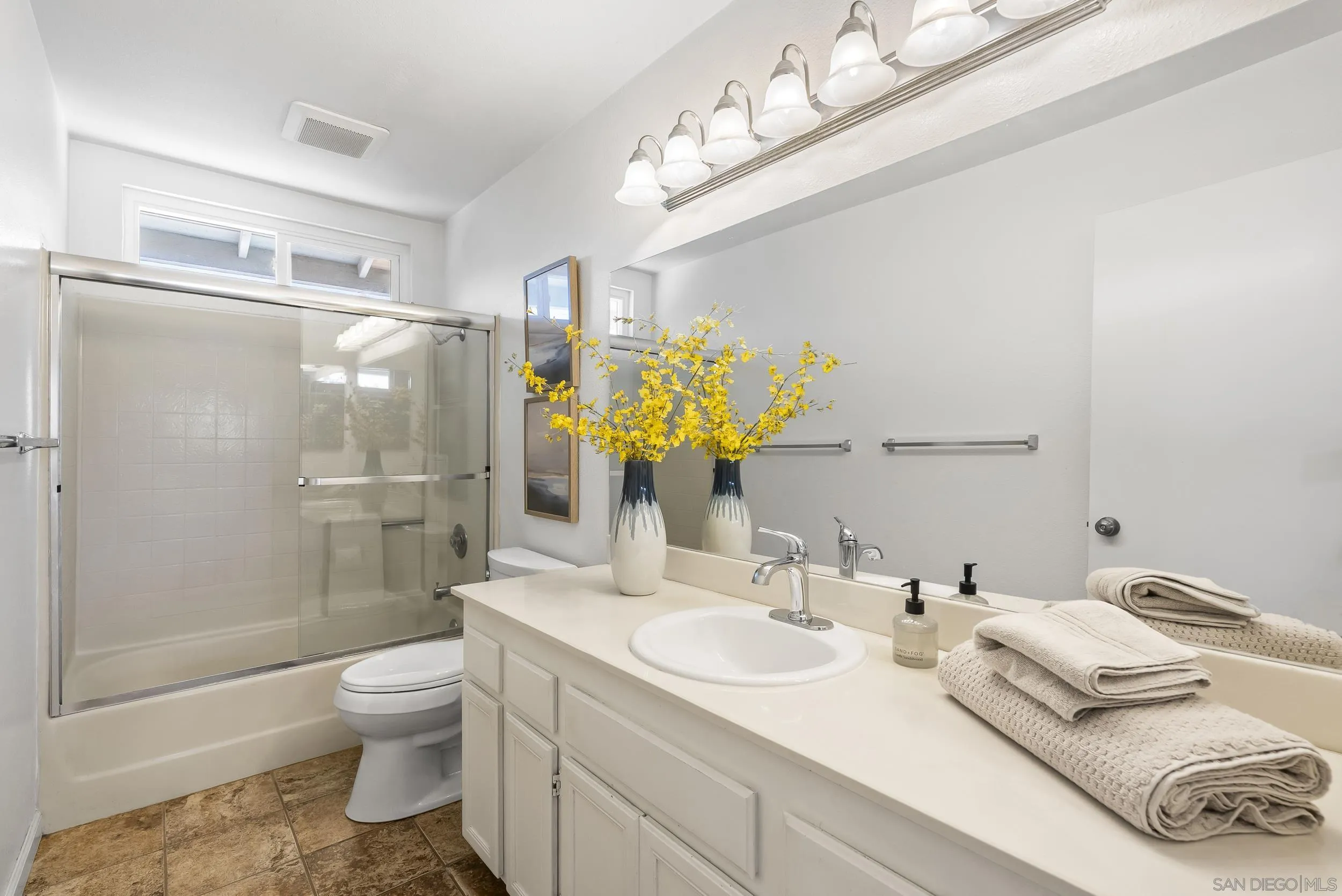 https://cdn.realtyfeed.com/cdn/127/260018299/4ce2694c05ba81f6dd6c7fd032fa763c.webp