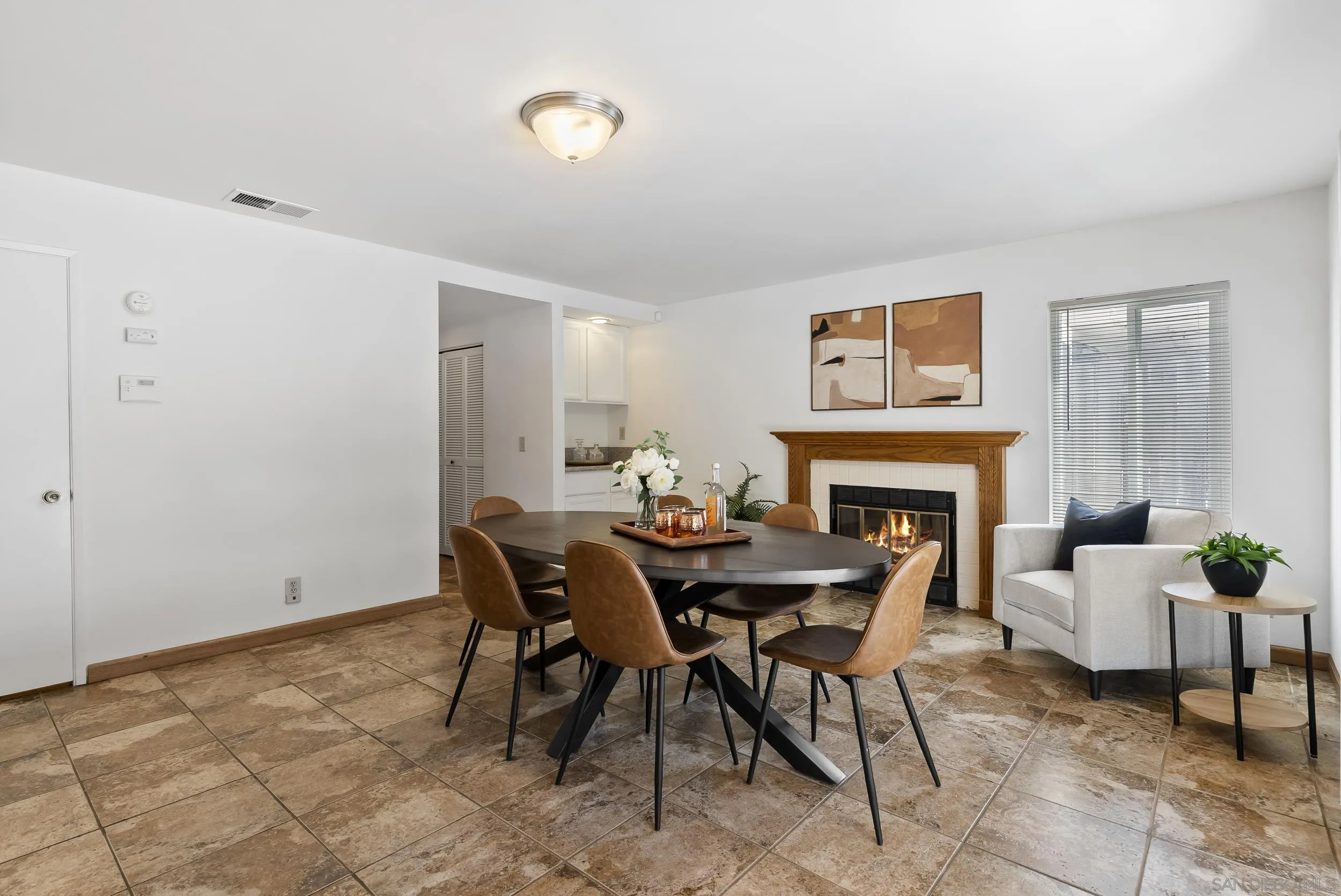https://cdn.realtyfeed.com/cdn/127/260018299/8b79ee057421cf110379af3e2ebe0fe6.webp