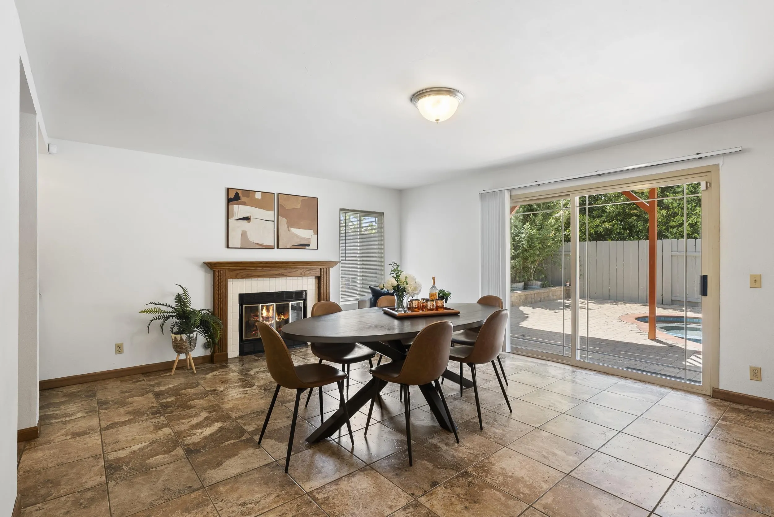 https://cdn.realtyfeed.com/cdn/127/260018299/9b67f7a425e32a990fc238209f8753de.webp