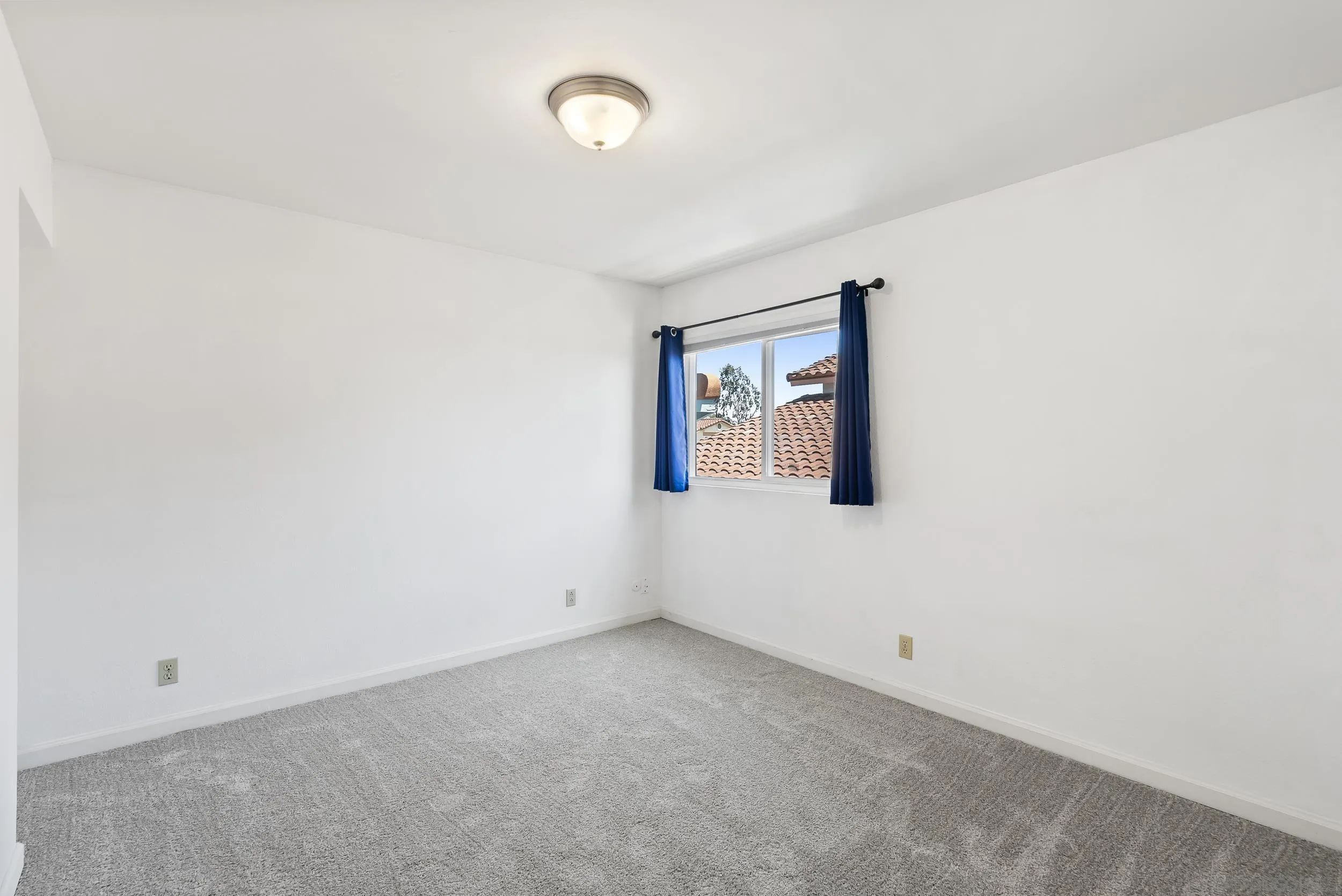 https://cdn.realtyfeed.com/cdn/127/260018299/9d90b2556df74d897740aed3b29e33d1.webp