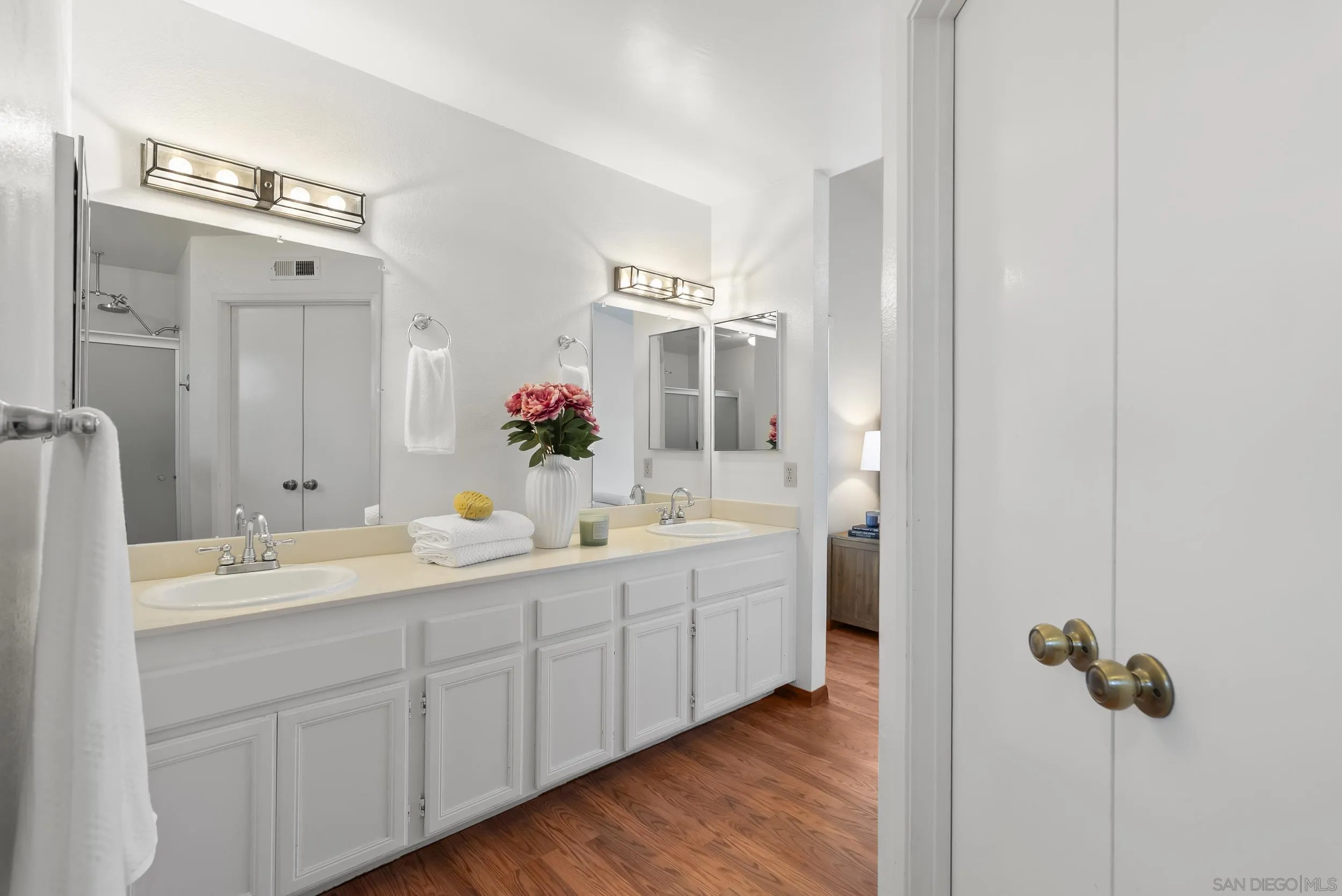 https://cdn.realtyfeed.com/cdn/127/260018299/bfc29ca661afdfc8a443e45f7eeba5e6.webp