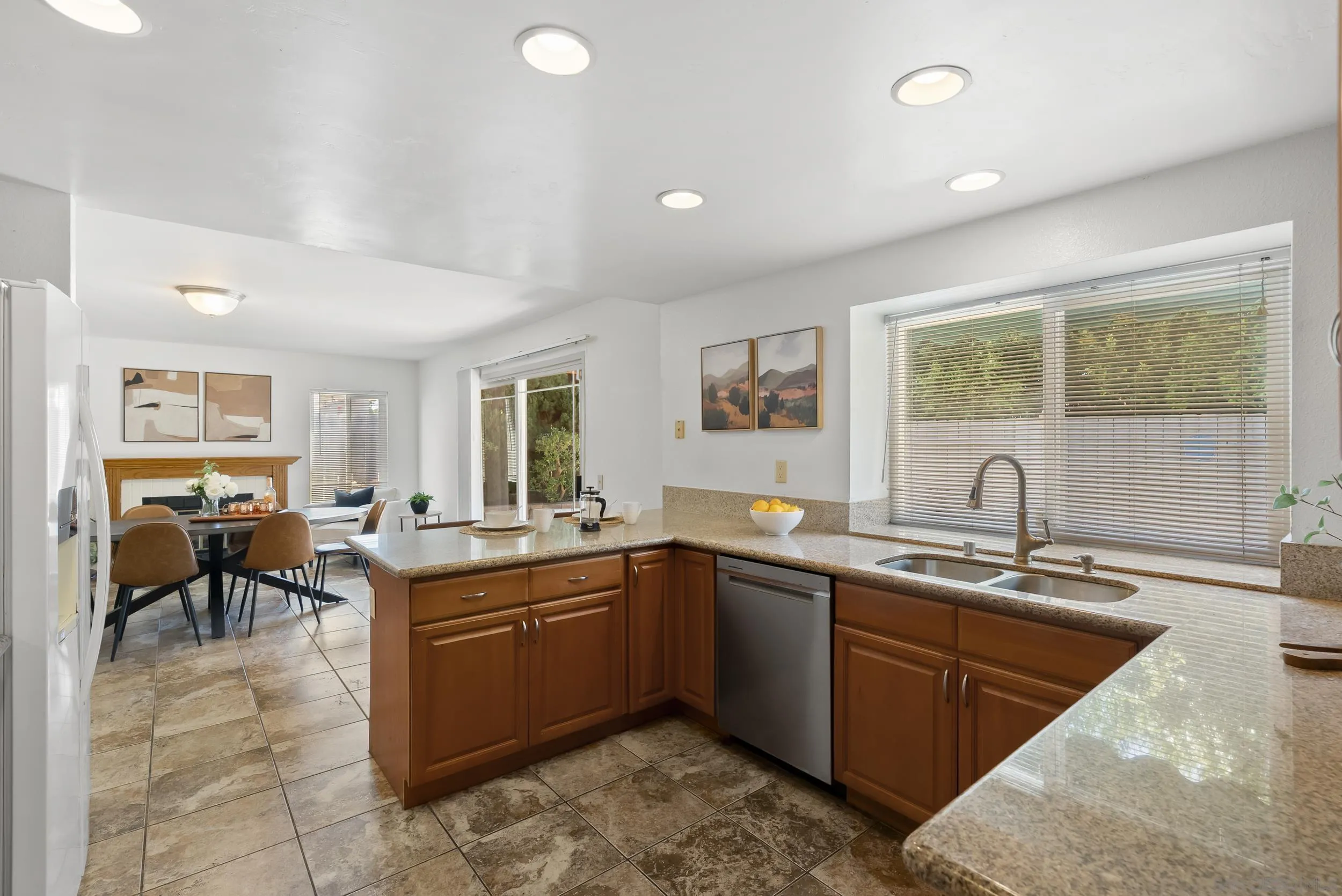 https://cdn.realtyfeed.com/cdn/127/260018299/c11acbced711825b8d76da98550a339d.webp