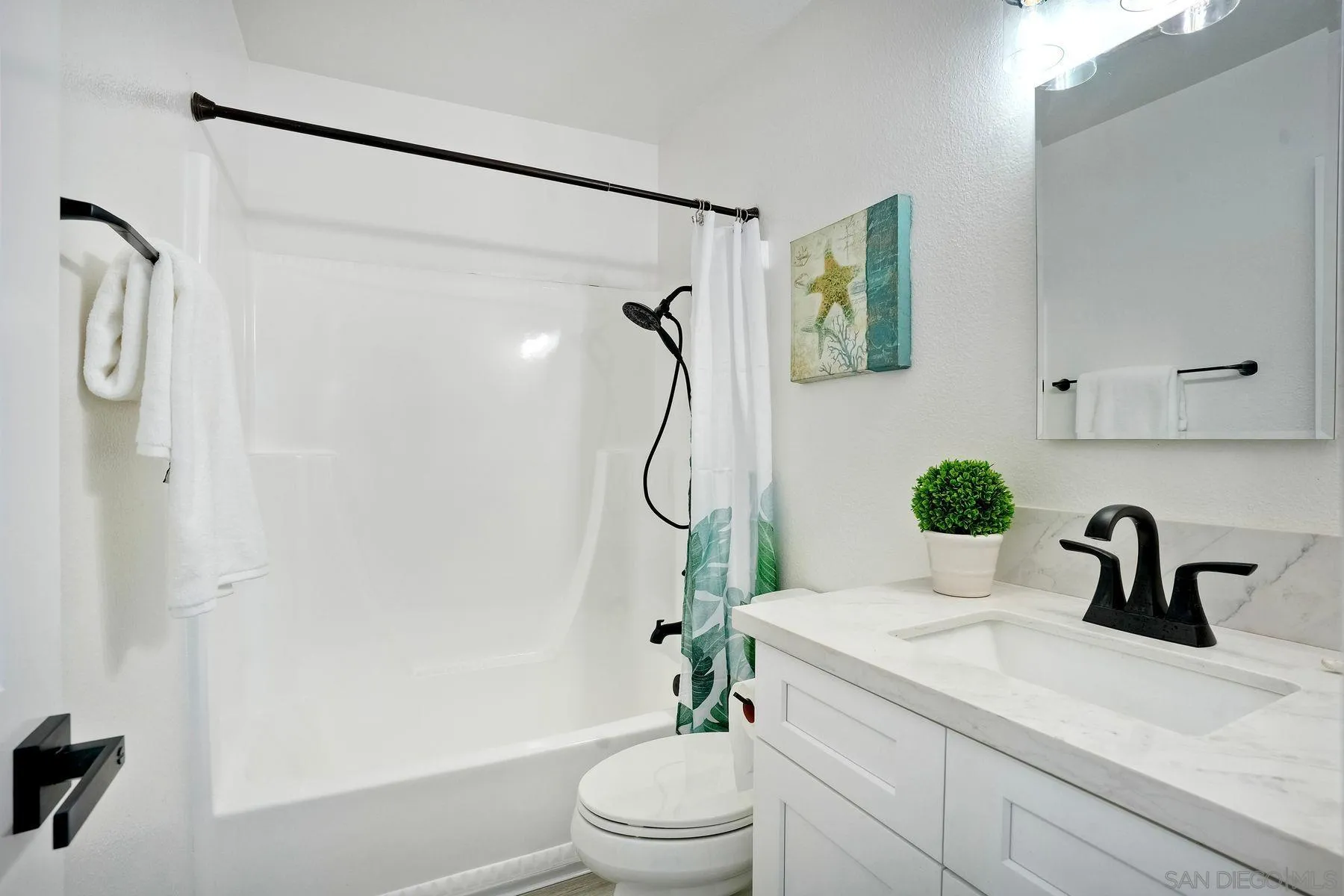 Photo #12: 260018300 Listing: Photo #12