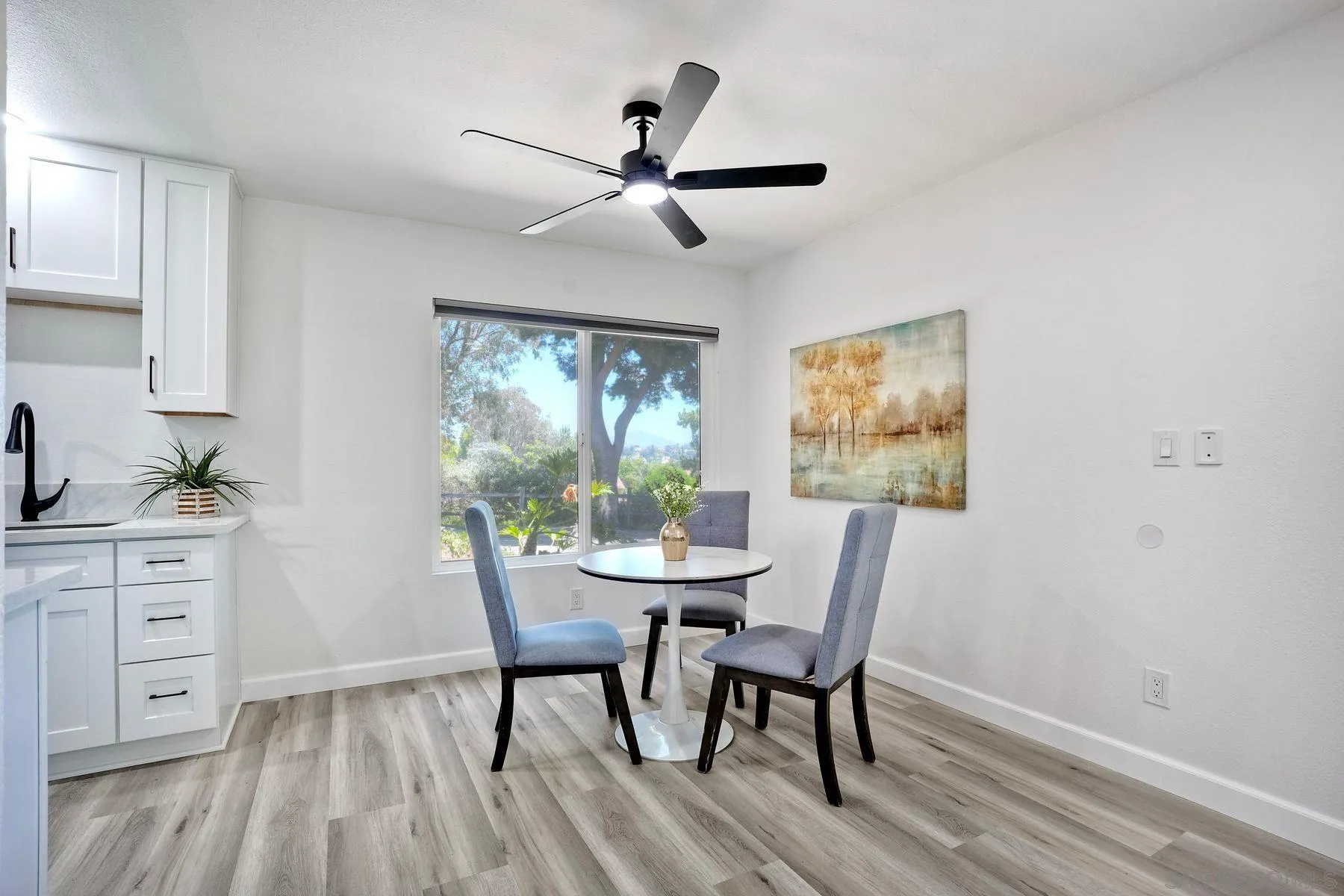 Photo #8: 260018300 Listing: Photo #8