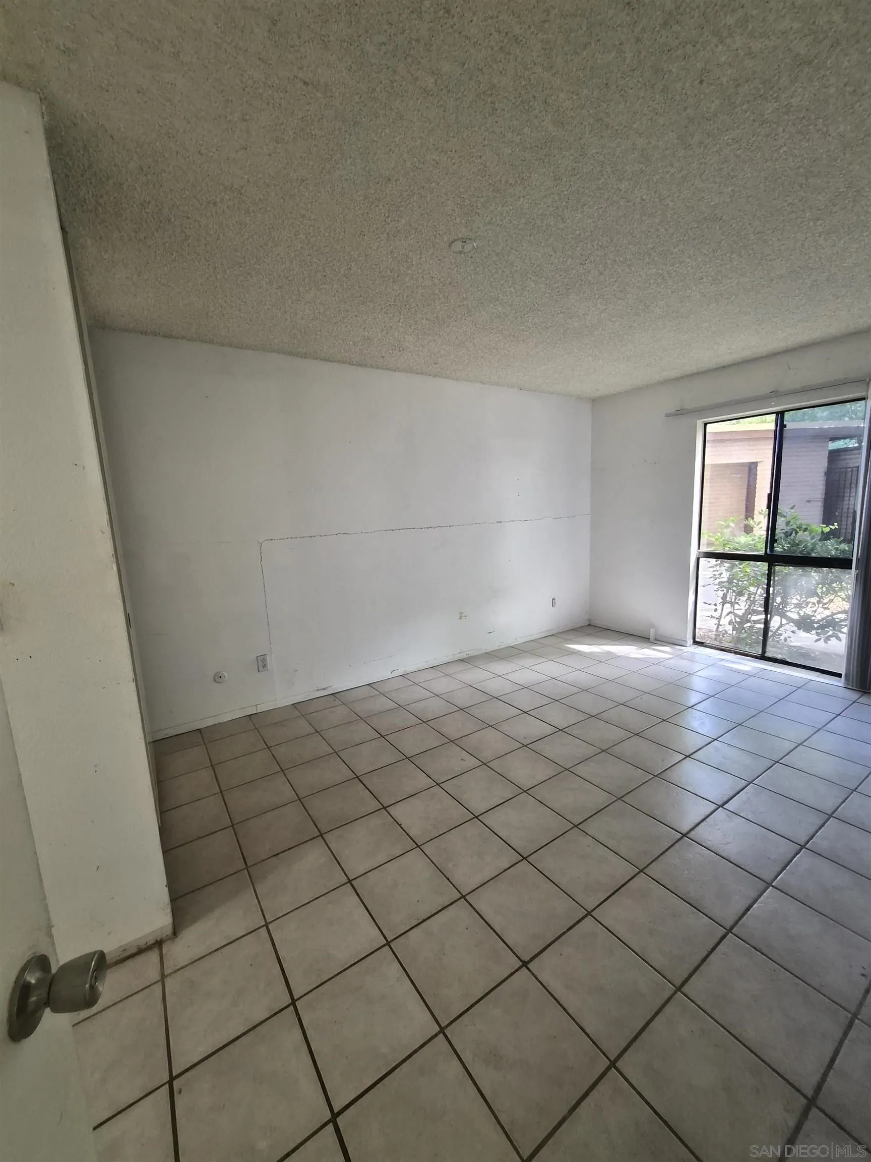 Photo #4: 260018306 Listing: Photo #4