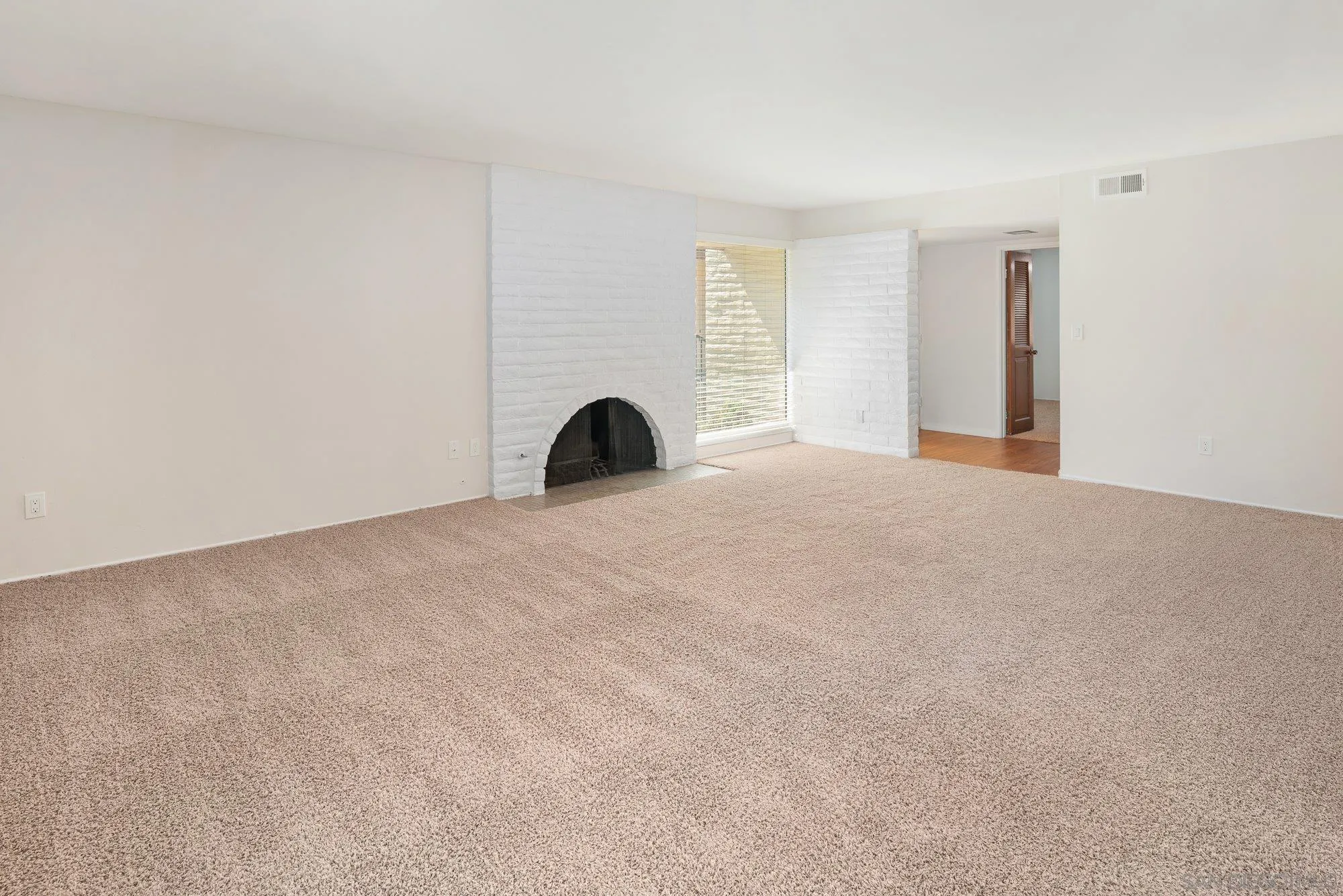 Photo #11: 260018315 Listing: Photo #11