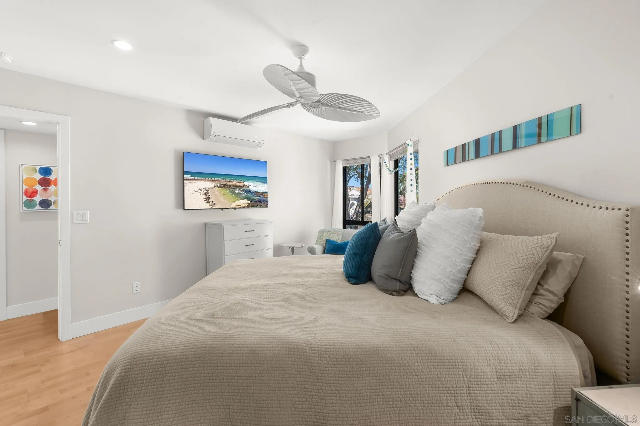 https://cdn.realtyfeed.com/cdn/127/260018335/308749cbea2c915c016665bf9413e627.webp