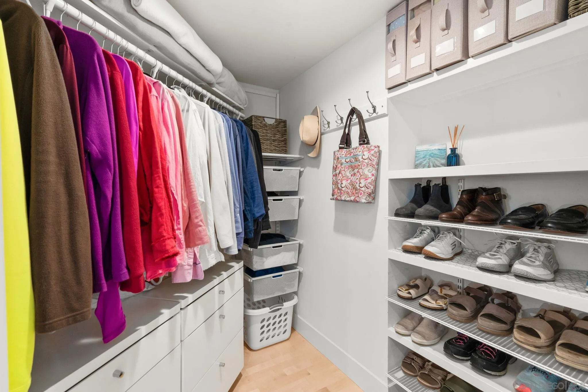 https://cdn.realtyfeed.com/cdn/127/260018335/401bcdbb9bd3e765ac80e9118af4b70b.webp