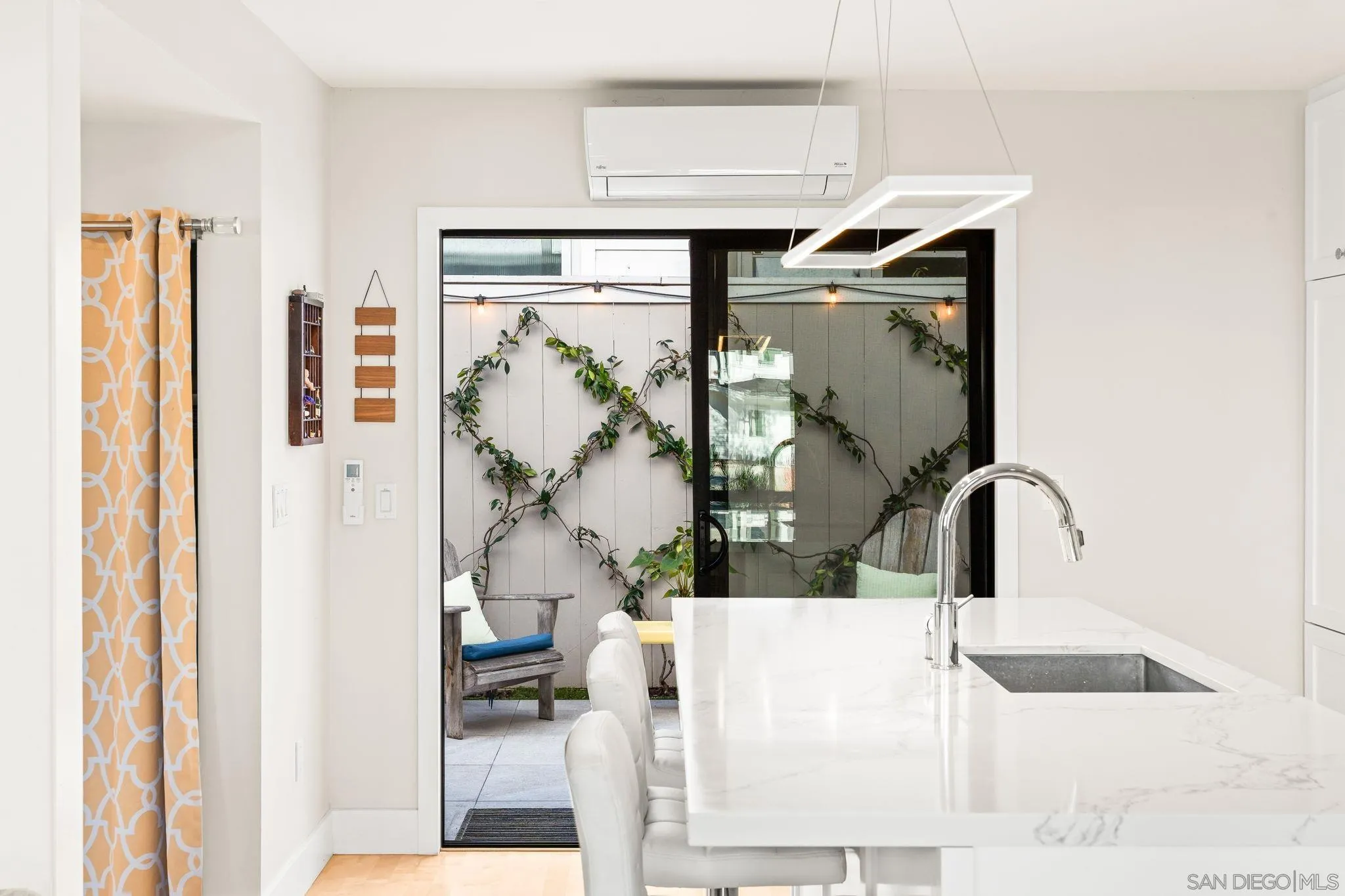 https://cdn.realtyfeed.com/cdn/127/260018335/4d9c4d20f1000c53e610a67c68769e1d.webp