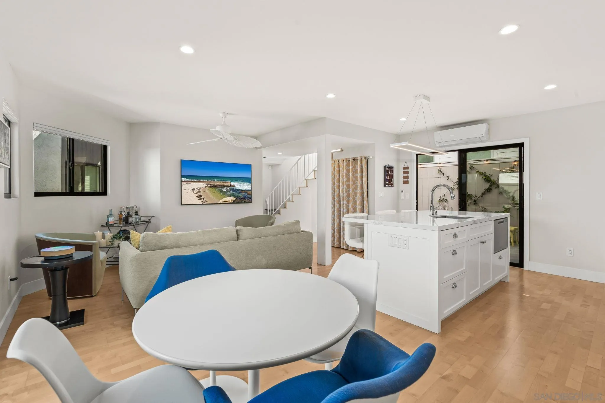 https://cdn.realtyfeed.com/cdn/127/260018335/500da3980aa1f00568985b93a04ac552.webp