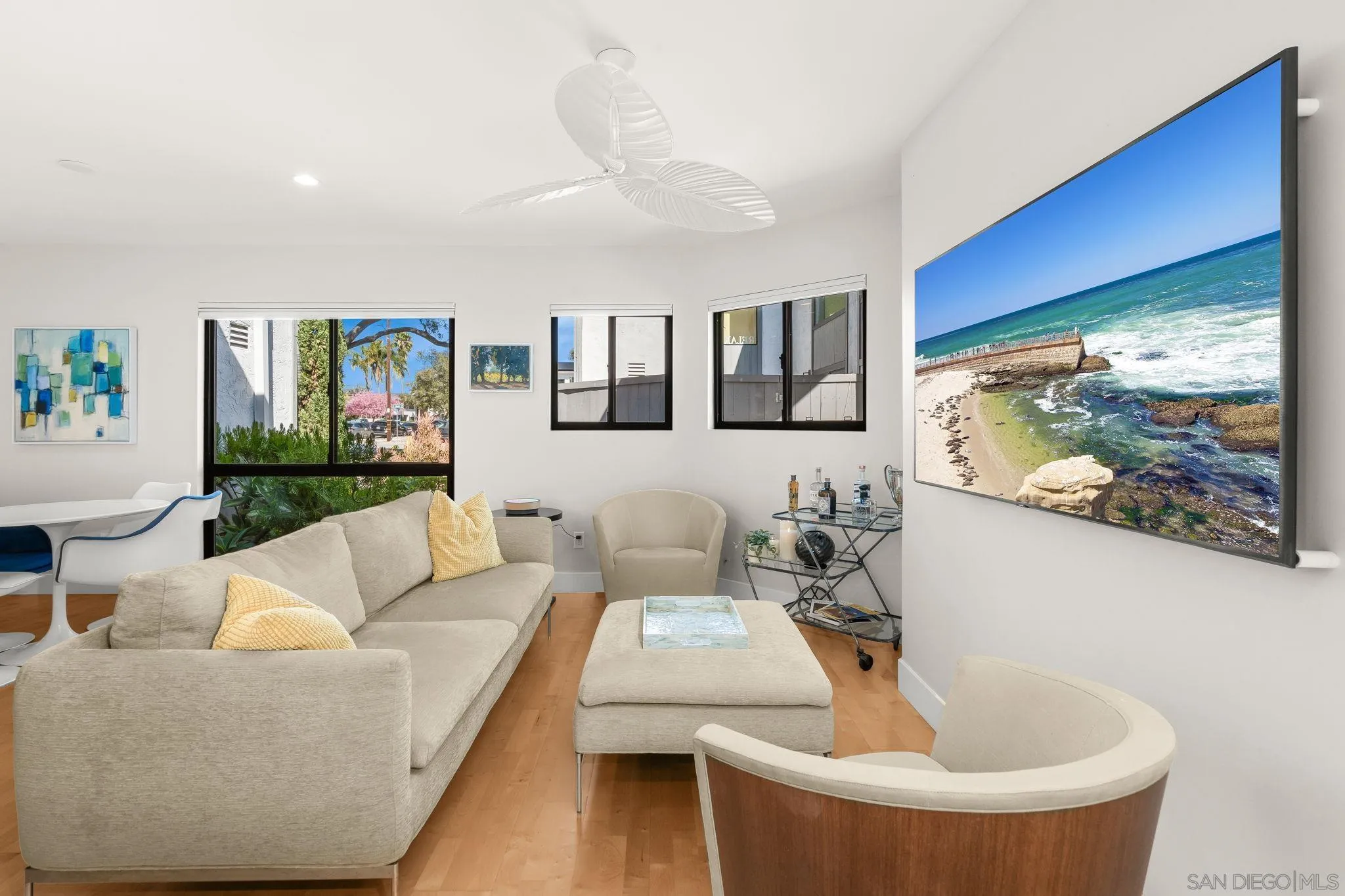 https://cdn.realtyfeed.com/cdn/127/260018335/8c3e5f39f8ea50b2b01405fcb2f582e2.webp