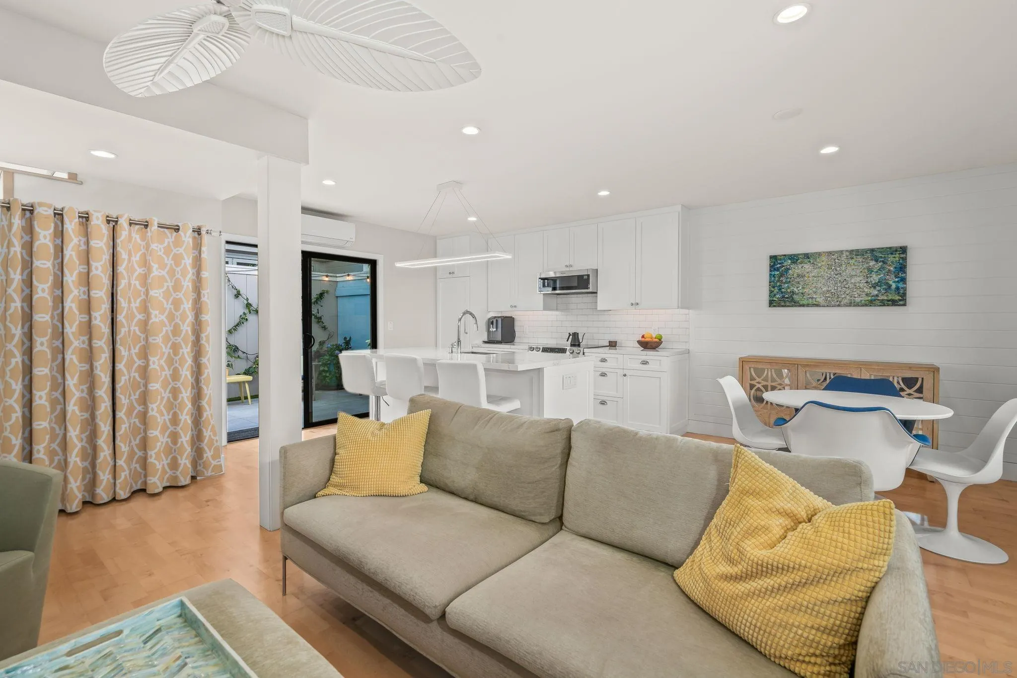 https://cdn.realtyfeed.com/cdn/127/260018335/a8c82cb1265ec7ecdc472827485aa3e3.webp