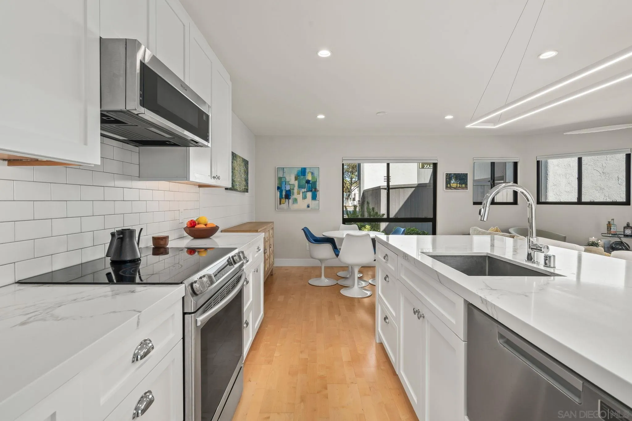 https://cdn.realtyfeed.com/cdn/127/260018335/cd93bf6b6c1619c2378bc680bae9ac11.webp