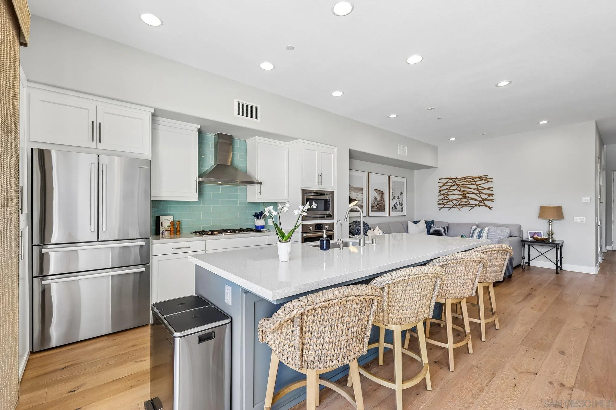 https://cdn.realtyfeed.com/cdn/127/260018340/07ab10014834acd97a6ca1b270ef32fa.webp