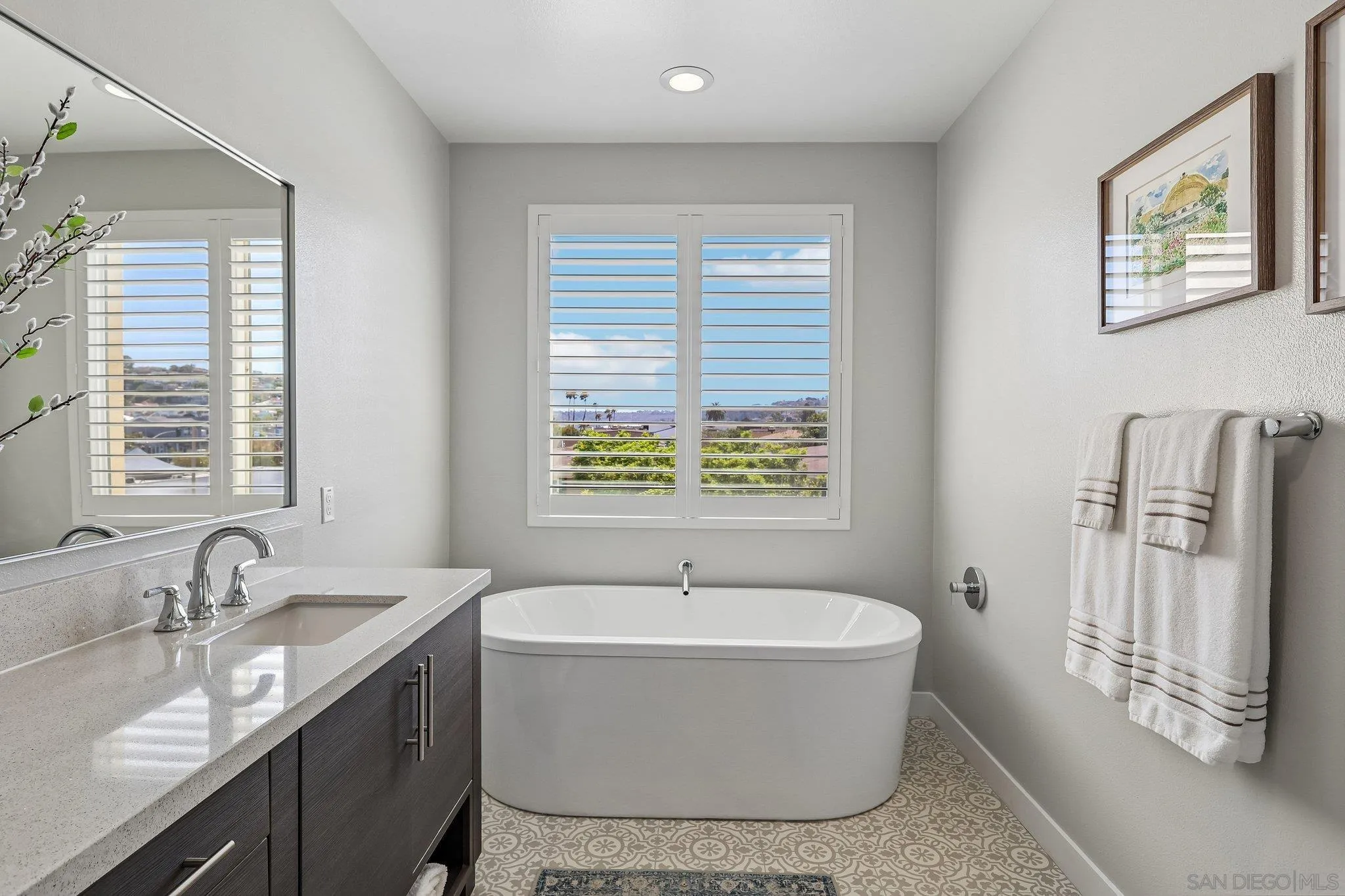 https://cdn.realtyfeed.com/cdn/127/260018340/108632f49c9beba0c69a407aaad8cc71.webp