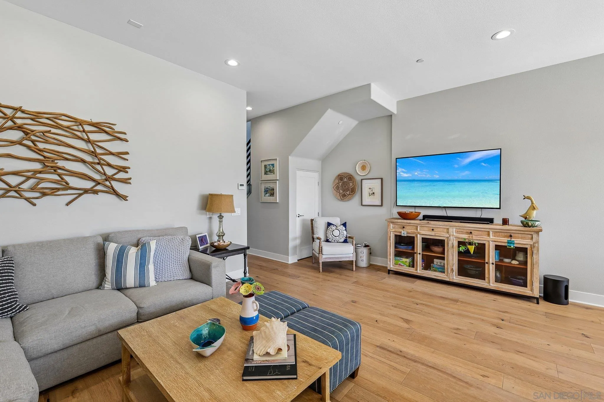 https://cdn.realtyfeed.com/cdn/127/260018340/68d73ba4105bad608b9cd54953333068.webp