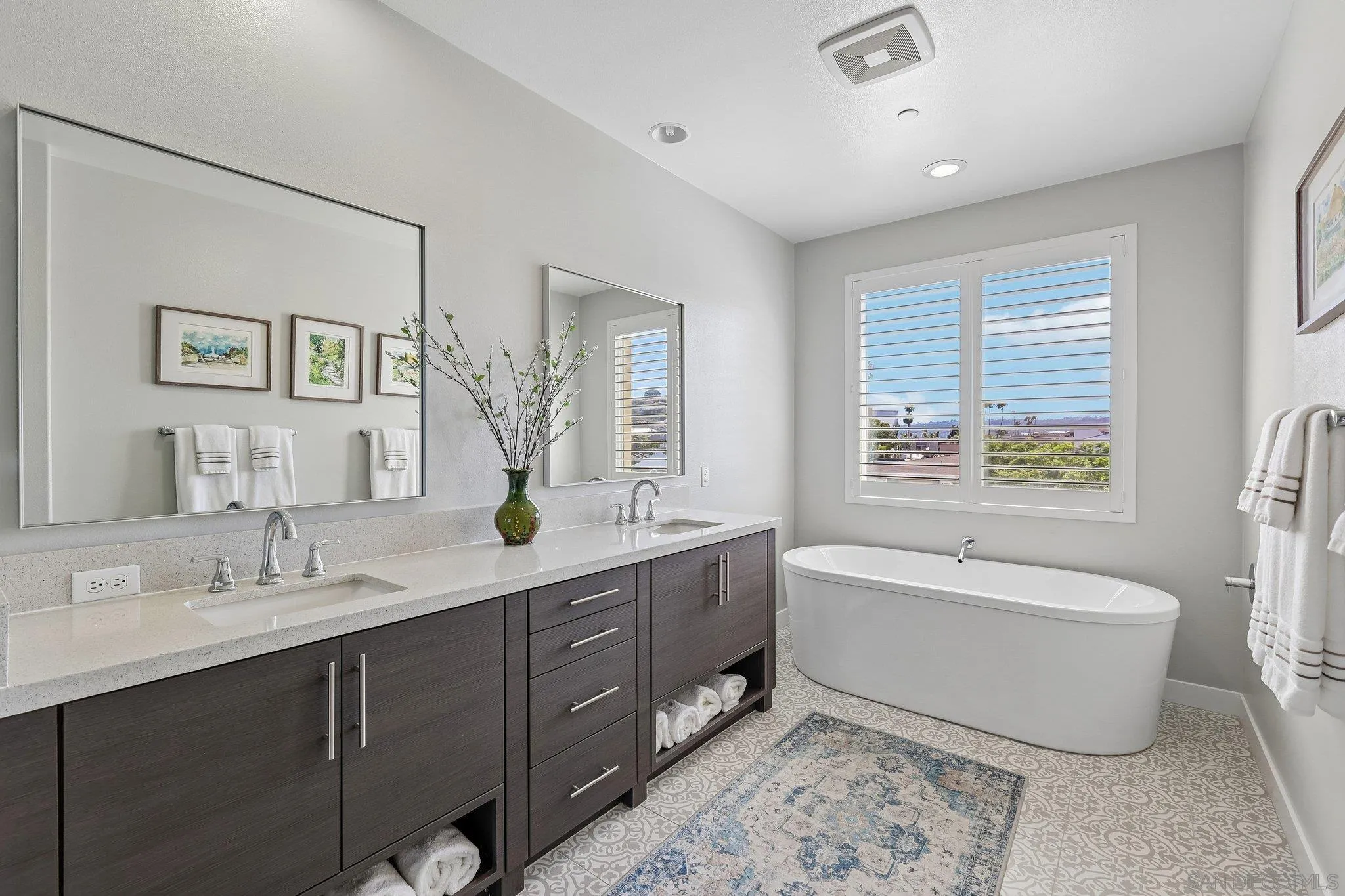 https://cdn.realtyfeed.com/cdn/127/260018340/7a28989923020118788ed4c68defd5f9.webp